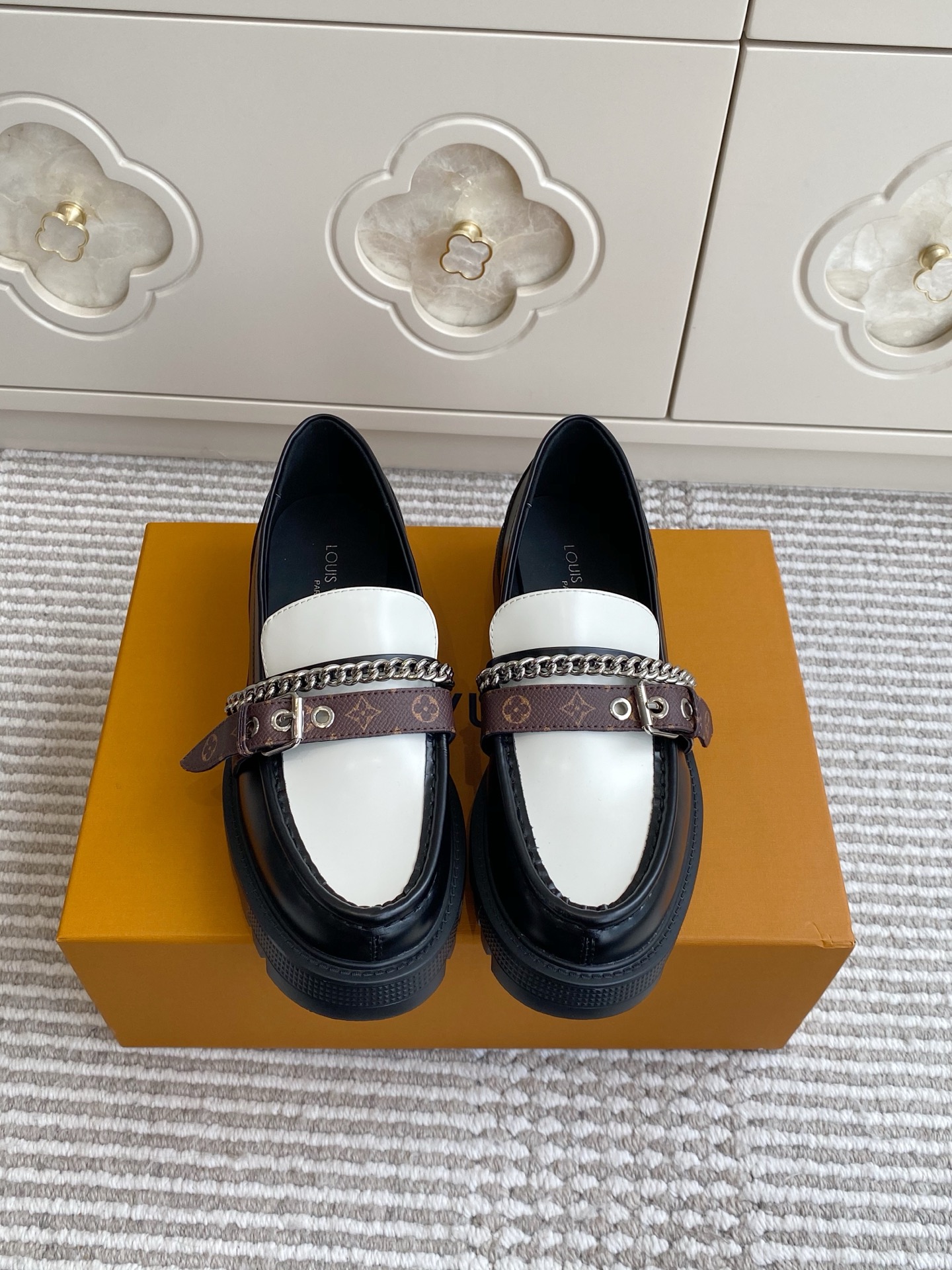 루이비통 신발 151558 Louis Vuitton Loafers