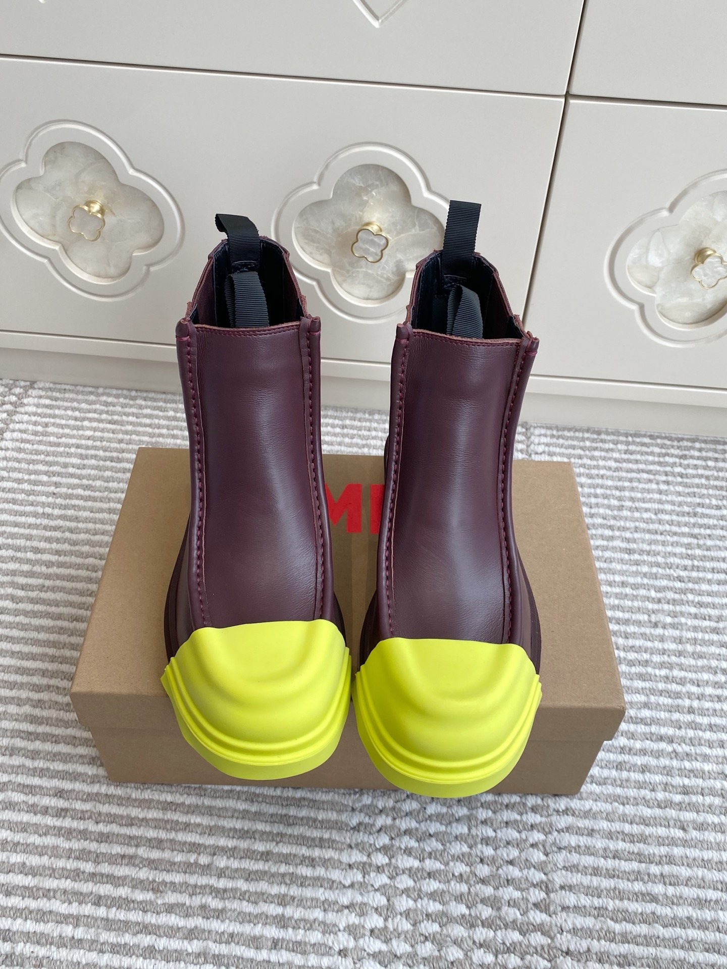 NO:645654,Batch (with 30 toe caps/set) Camper Spanish trendy brand 25ss new spring and summer couple style round-toe short boots Original one-to-one production Original molded removable rubber head Contrasting color craftsmanship, Derby shoes are super popular Camper Derby shoes removable toe caps can be matched at will, very eye-catching All details are in place Super comfortable upper feet Fabric imported calfskin Lined sheepskin lining Original color high-elastic latex Original molded super soft molded sole  Size: female 35-40, male 40-45 (female 40, male 45 customized), boots, cowhide, sheepskin19860909批（另配鞋头套30/组） Camper 西班牙潮牌25ss春夏新款 情侣款 圆头短靴 原版一比一打造 原版开模可拆卸式胶头 撞色工艺,德比鞋超级火Camper 德比鞋 可拆卸鞋头套可随意搭配 非常亮眼 所有细节到位 上脚超级舒服 面料进口小牛皮 内里羊皮内里 垫脚原版彩色高弹乳胶 原版开模超软成型底 码数女35-40 男40-45（女40 男45定做）,靴子,boots,cowhide,sheepskin,Women's Shoes