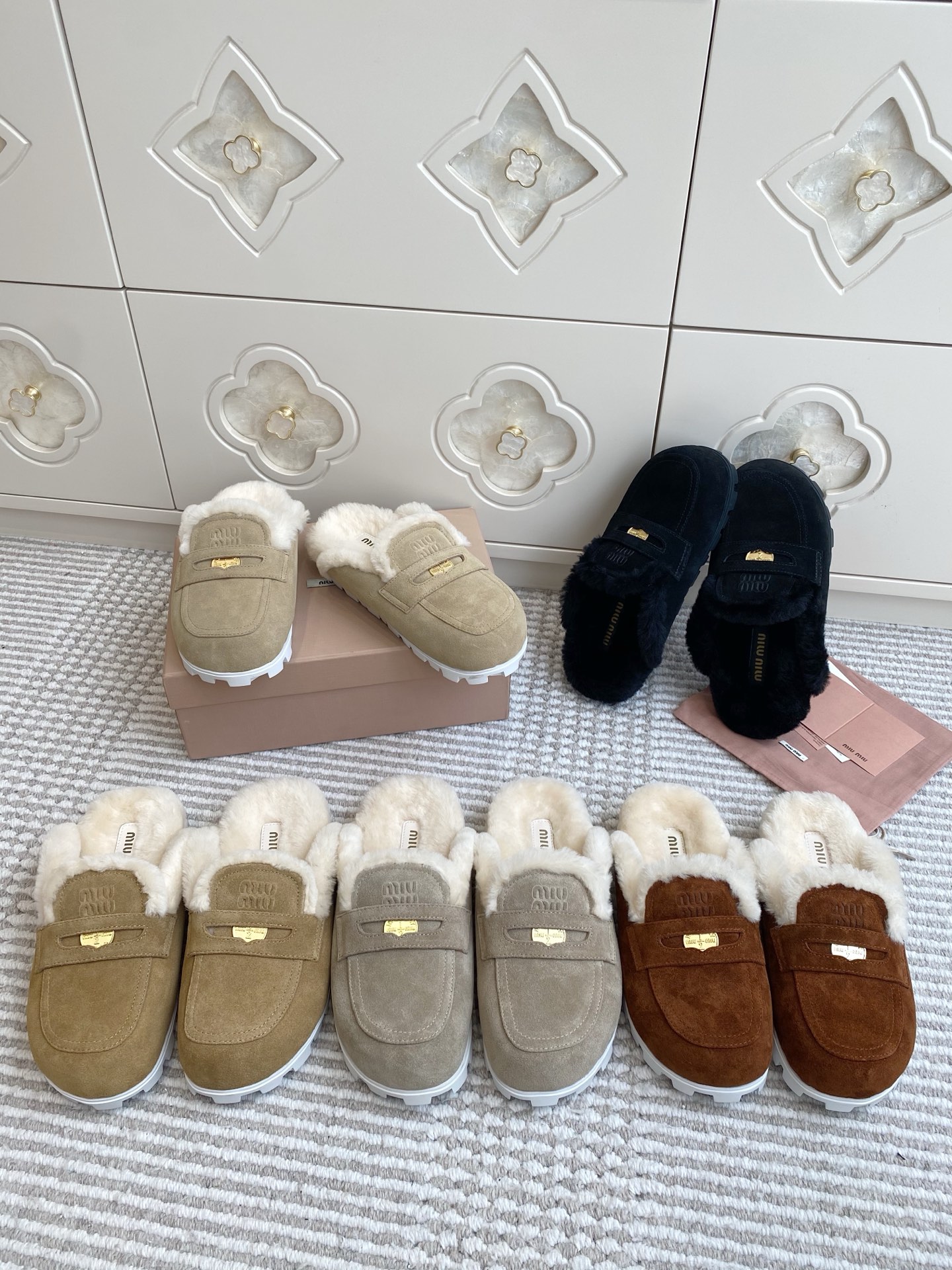 NO:645655,Miu·Thick-soled Mule fur slippers·35-41, half-mule fur slippers, miumiu, slippers19860909Miu·厚底穆勒毛毛拖鞋·35-41,半拖毛毛鞋,miumiu,slippers,Women's Shoes