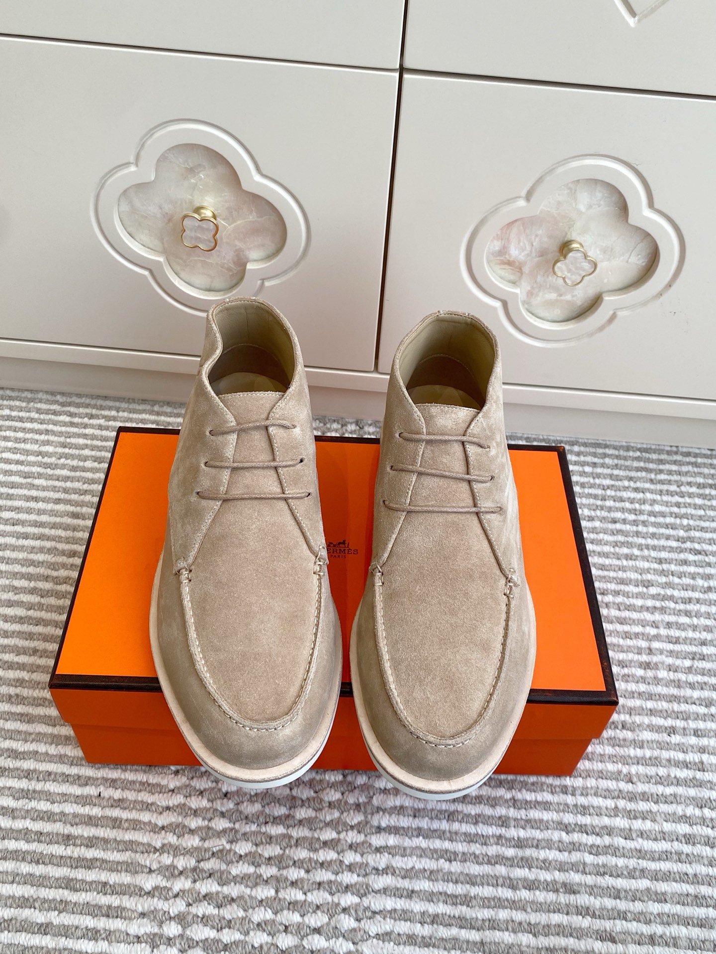 NO:694831,Batch Men's Hermes Hermès H Home Suede Lace Casual Short Boots Ankle Boots Top Quality Classic 'H' Logo, Rubber Soles Comfortable Style to Create Casual Urban Style Customized Imported Niujing Original Open Mold Outsole Size Men 39-45 (Customized 46/47), Loafers, Hermes, Hermes, Loafers, Boots, Chamois Leather19860909批 男款 Hermes 爱马仕H家 麂皮系带休闲短靴 及踝靴 顶级品质 经典“H”logo,橡胶鞋底 款式穿着感受舒适 打造休闲都市风格 定制进口牛京 原版开模大底 size男39-45（46/47定做）,乐福鞋,hermes,hermes,loafers,boots,chamois leather,Women's Shoes