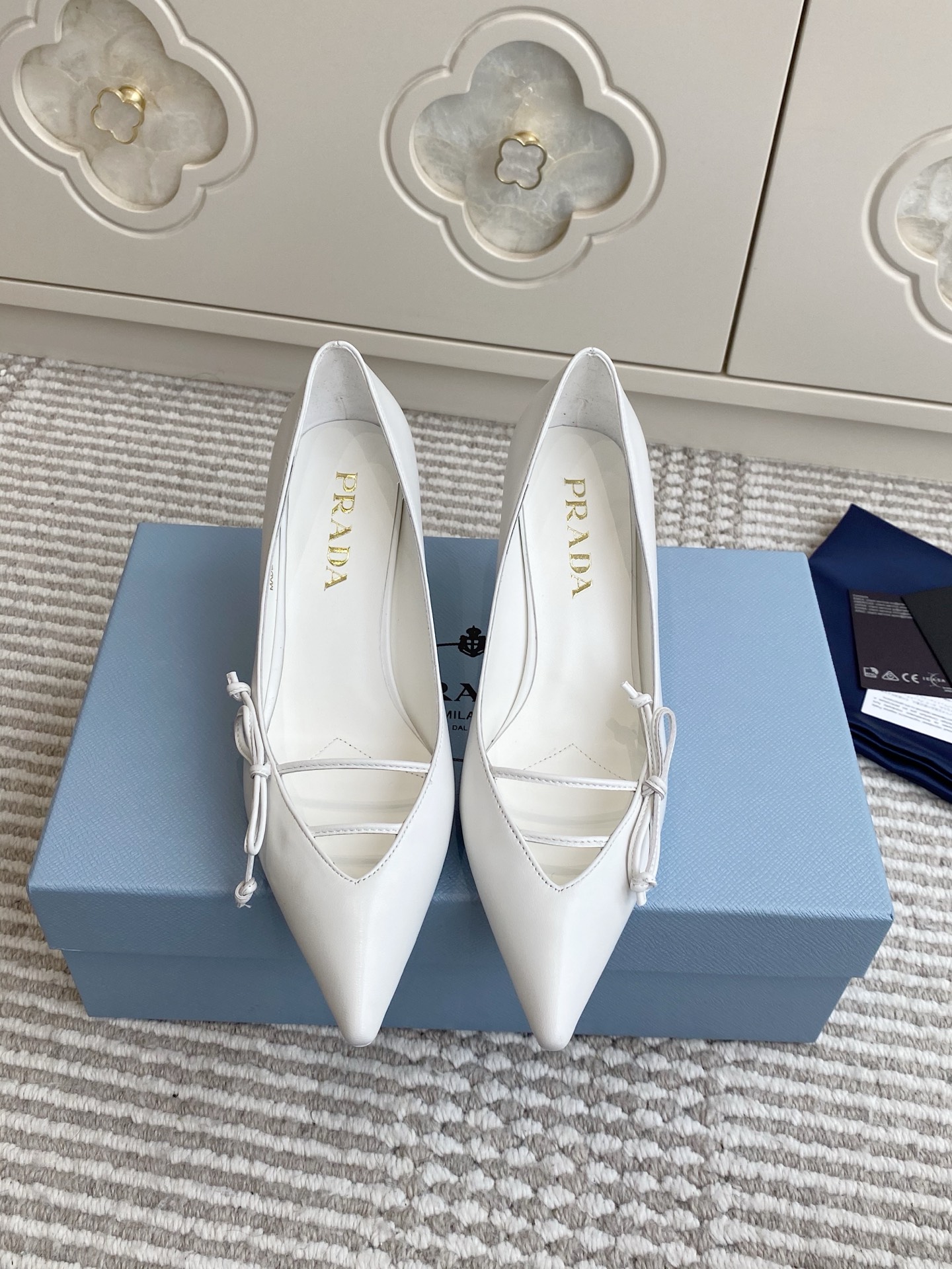 Lote 🐳Nivel de compra❗️Prada〰2026 nuevo modelo de principios de primavera🆕Zapatos de punta puntiaguda y tacón alto co…