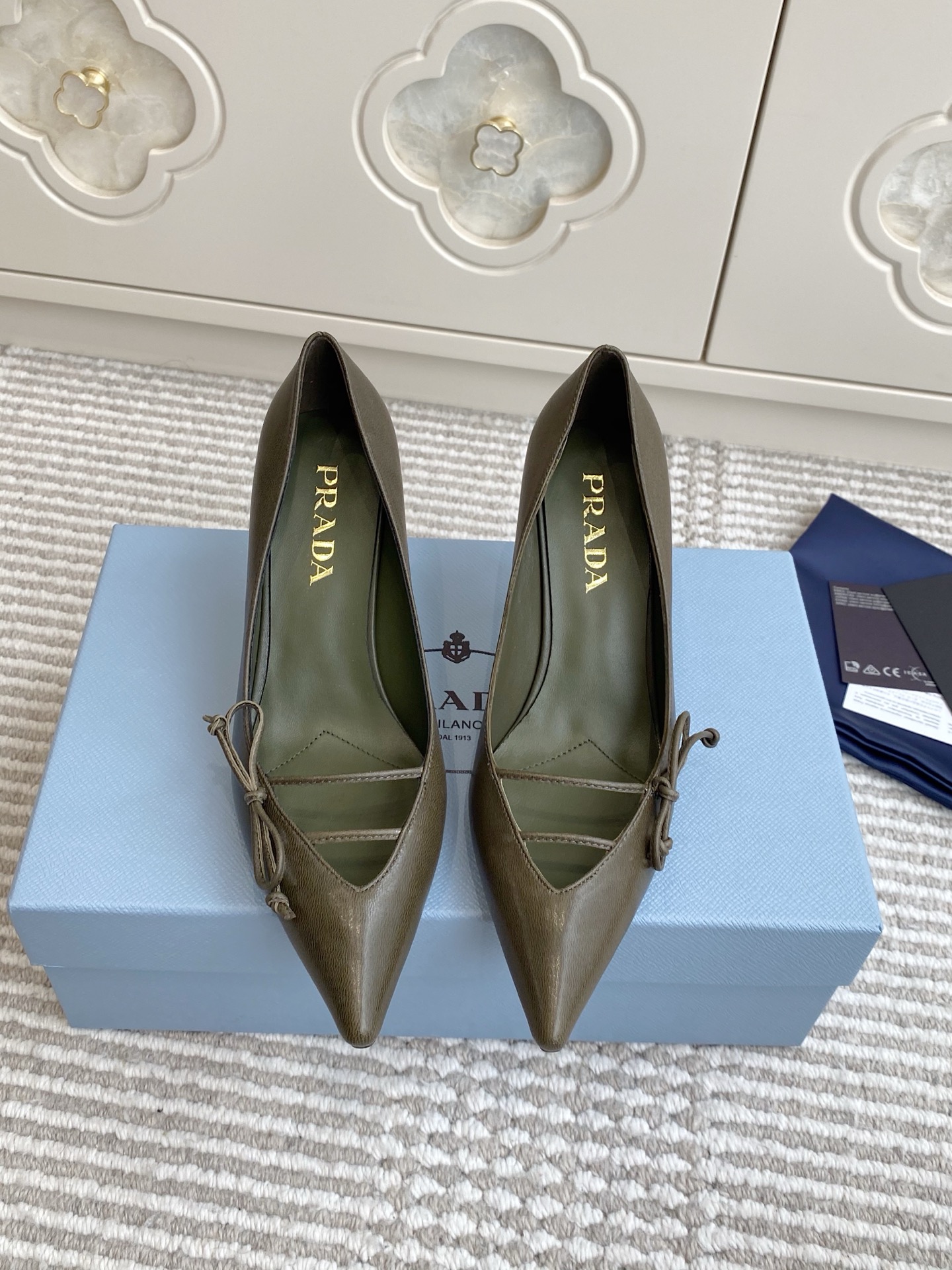 Lote 🐳Nivel de compra❗️Prada〰2026 nuevo modelo de principios de primavera🆕Zapatos de punta puntiaguda y tacón alto co…