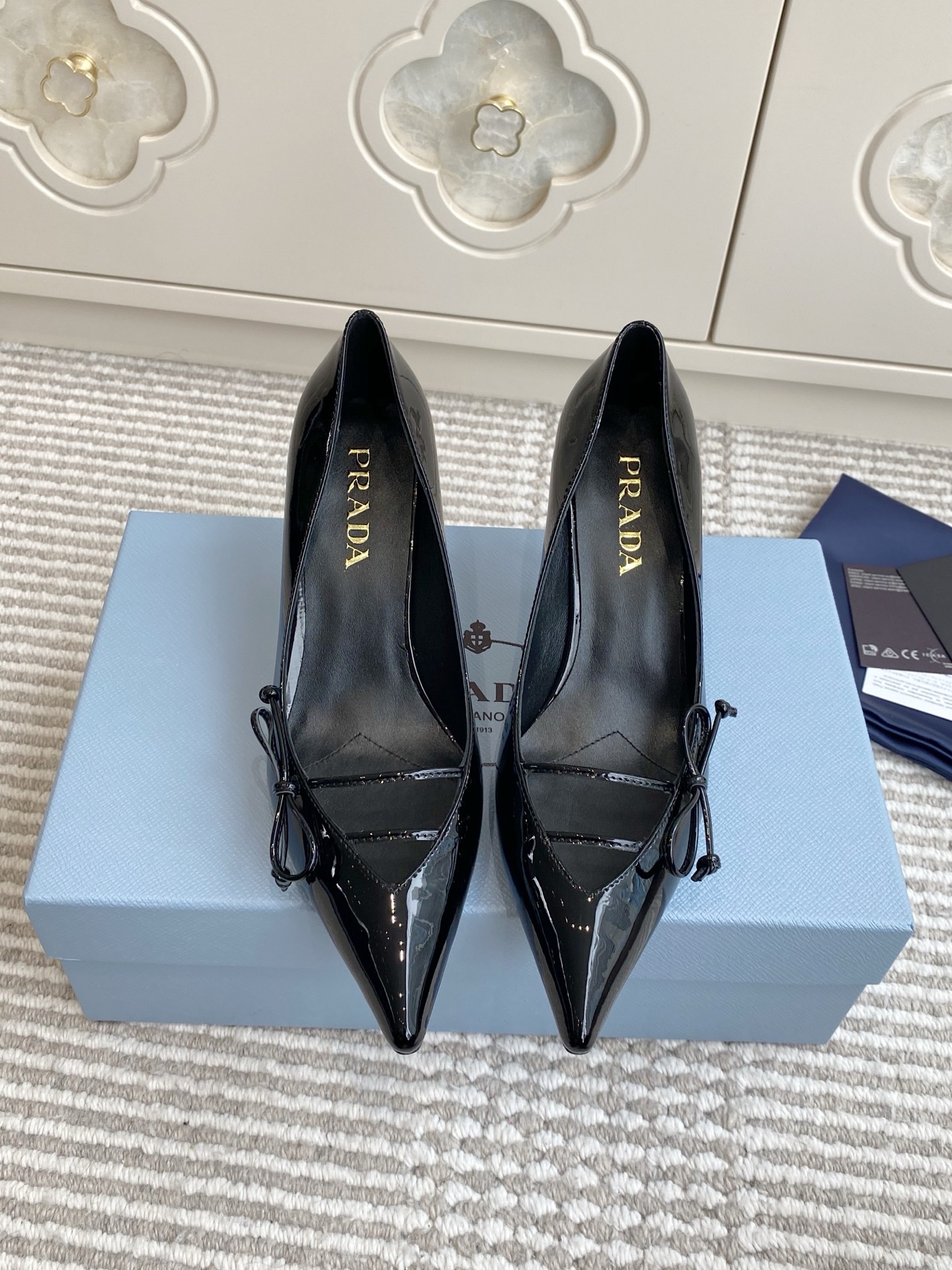 Lote 🐳Nivel de compra❗️Prada〰2026 nuevo modelo de principios de primavera🆕Zapatos de punta puntiaguda y tacón alto co…