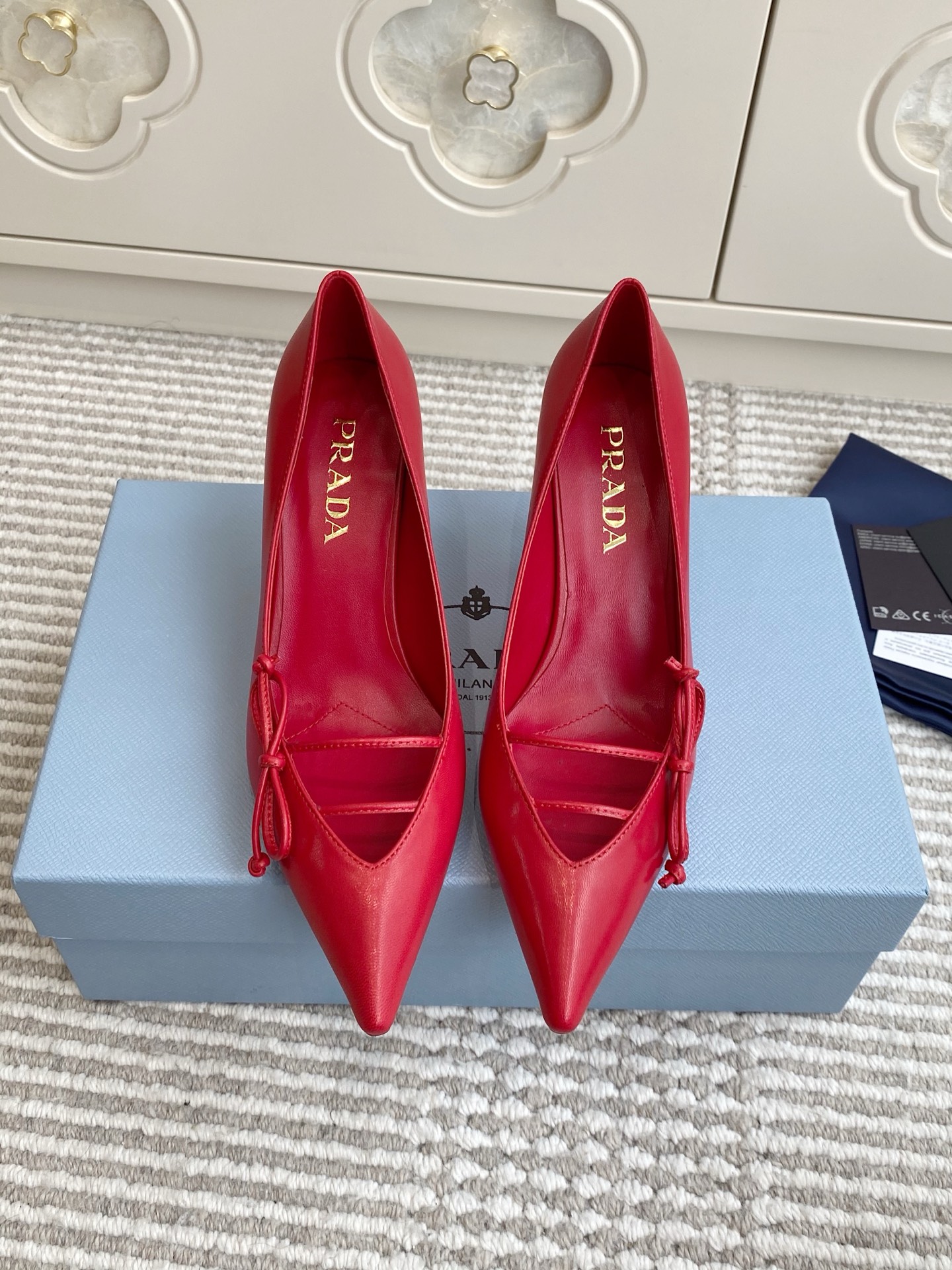 Lote 🐳Nivel de compra❗️Prada〰2026 nuevo modelo de principios de primavera🆕Zapatos de punta puntiaguda y tacón alto co…