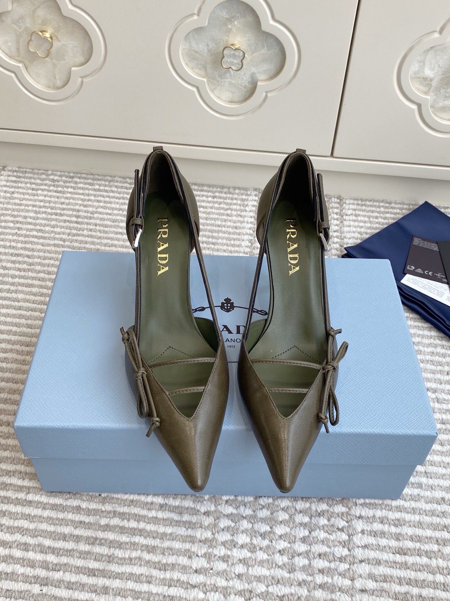 Lote 🐳Nivel de compra❗️Prada〰2026 nuevo modelo de principios de primavera🆕Zapatos de punta puntiaguda y tacón alto co…