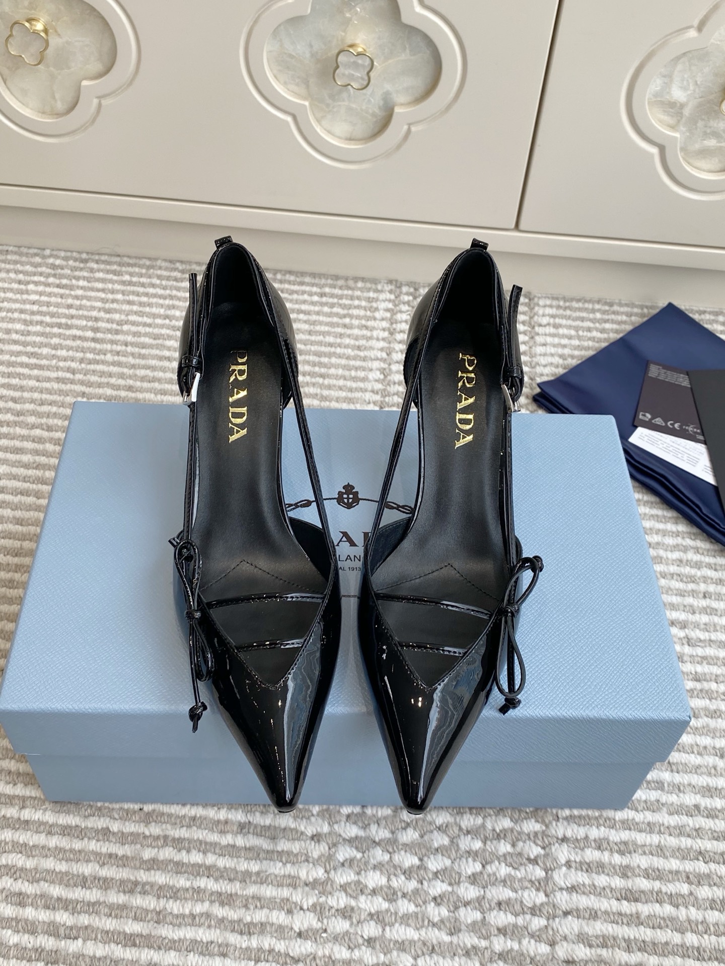 Lote 🐳Nivel de compra❗️Prada〰2026 nuevo modelo de principios de primavera🆕Zapatos de punta puntiaguda y tacón alto co…
