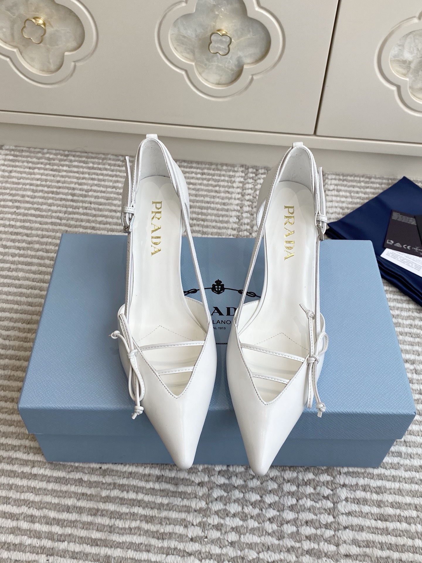 Lote 🐳Nivel de compra❗️Prada〰2026 nuevo modelo de principios de primavera🆕Zapatos de punta puntiaguda y tacón alto co…