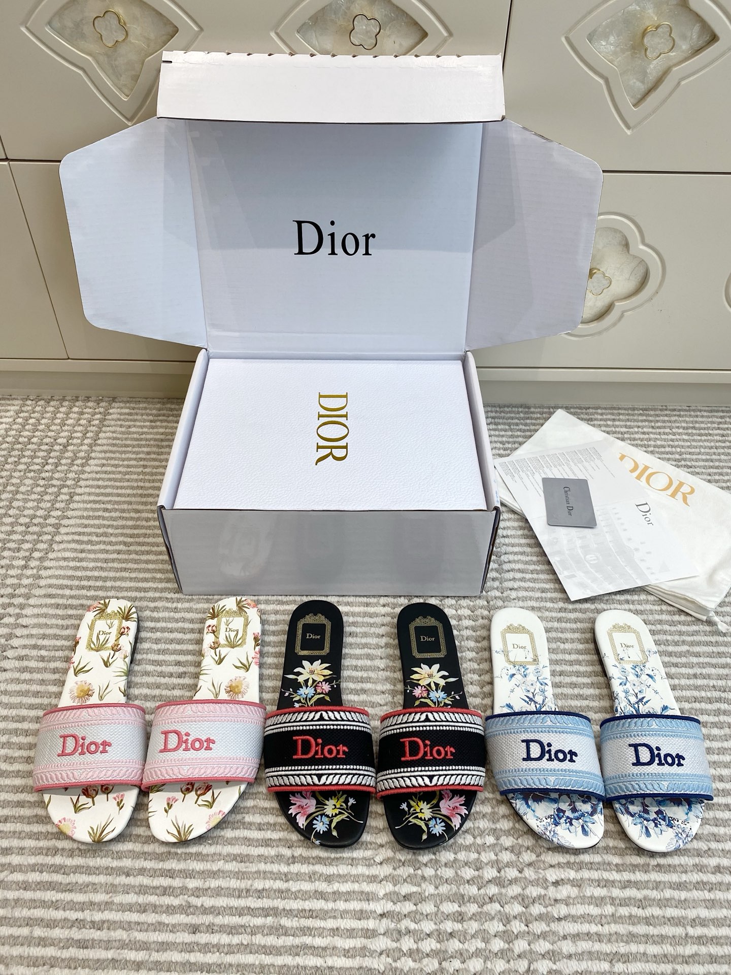 NO:923995,DIOR Dway floral embroidered slippers｜Summer French atmosphere ceiling, slippers, dior, slippers19860909DIOR Dway 花卉刺绣凉拖｜夏日法式氛围感天花板,拖鞋,dior,slippers,Women's Shoes