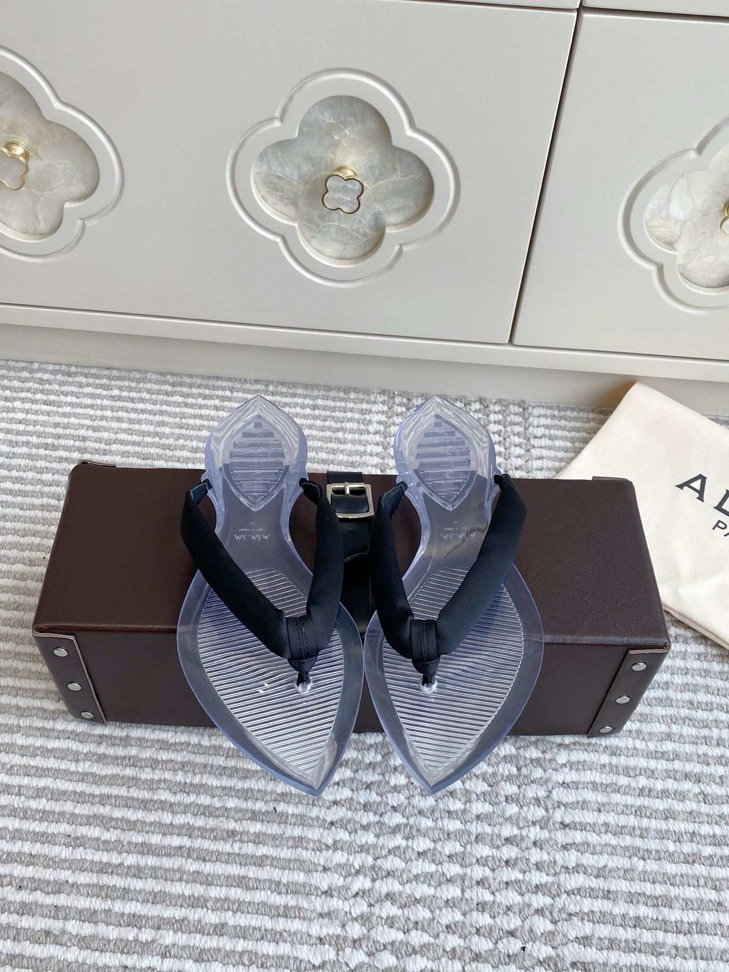 알라이아 샌들 레플리카 41851