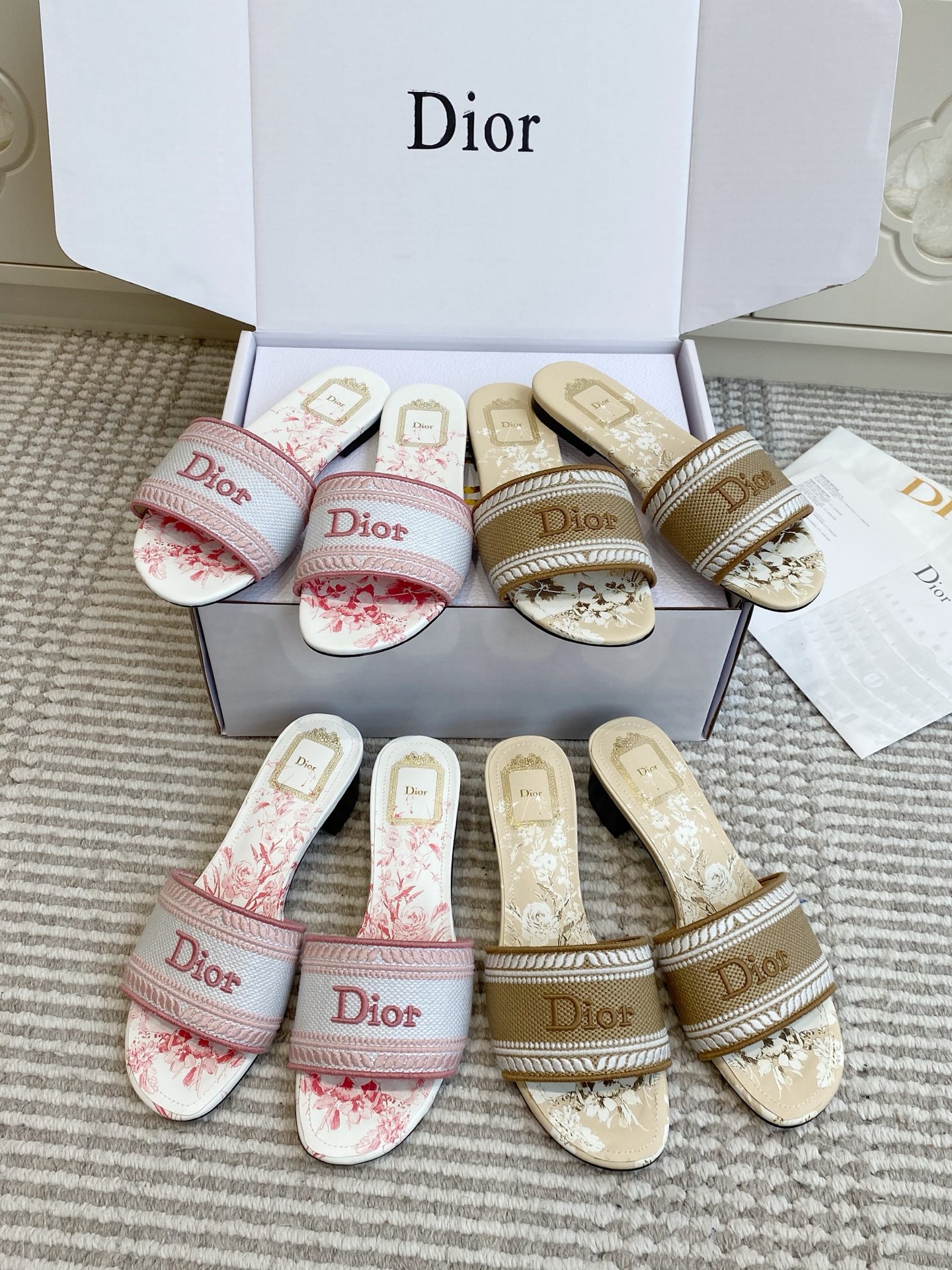 NO:924007,Dior·26ss embroidered slippers new color, slippers, dior, slippers19860909Dior·26ss刺绣拖鞋新色,拖鞋,dior,slippers,Women's Shoes