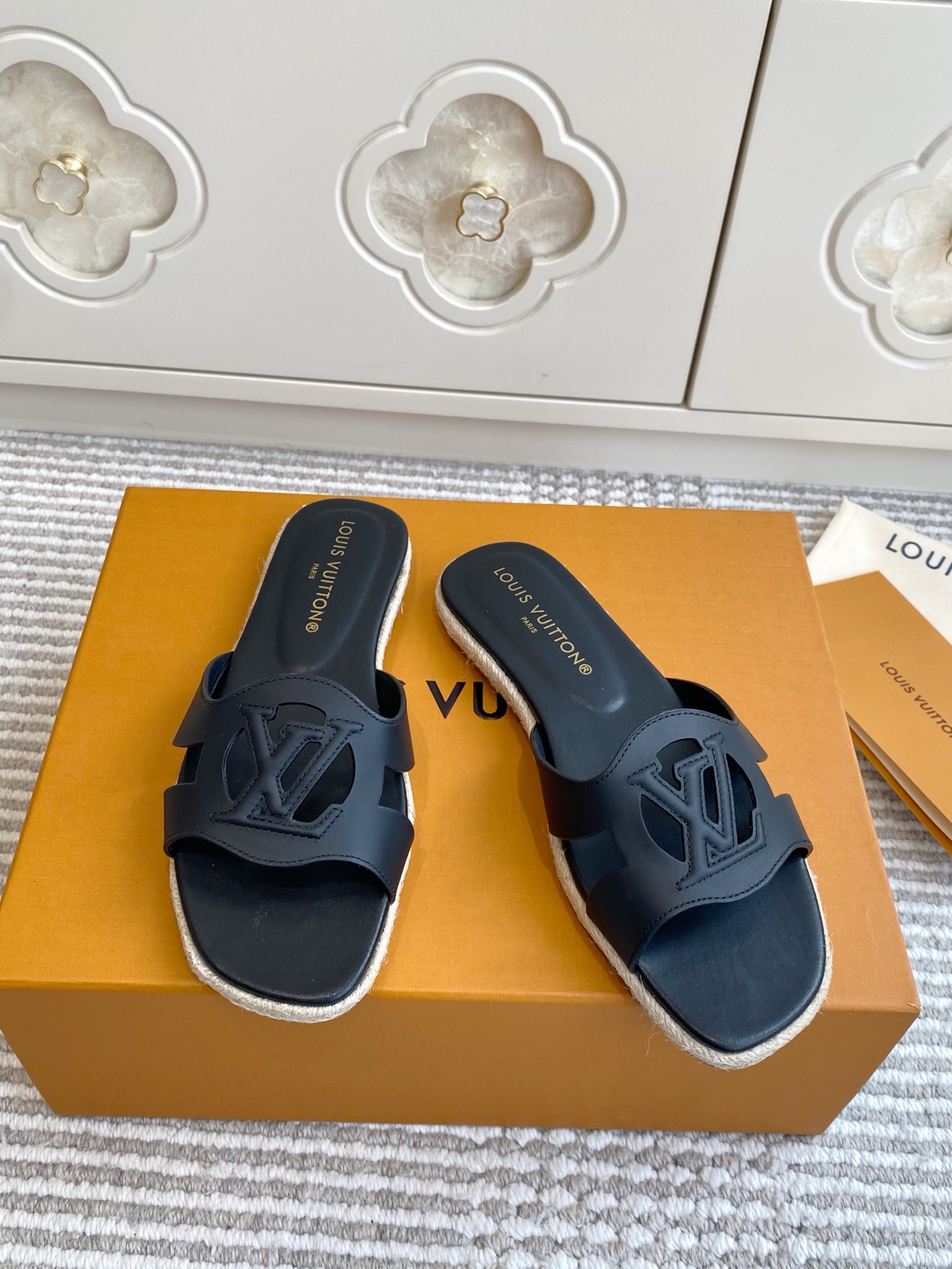 루이비통 신발 129157 Louis Vuitton Shoes 썸네일 이미지