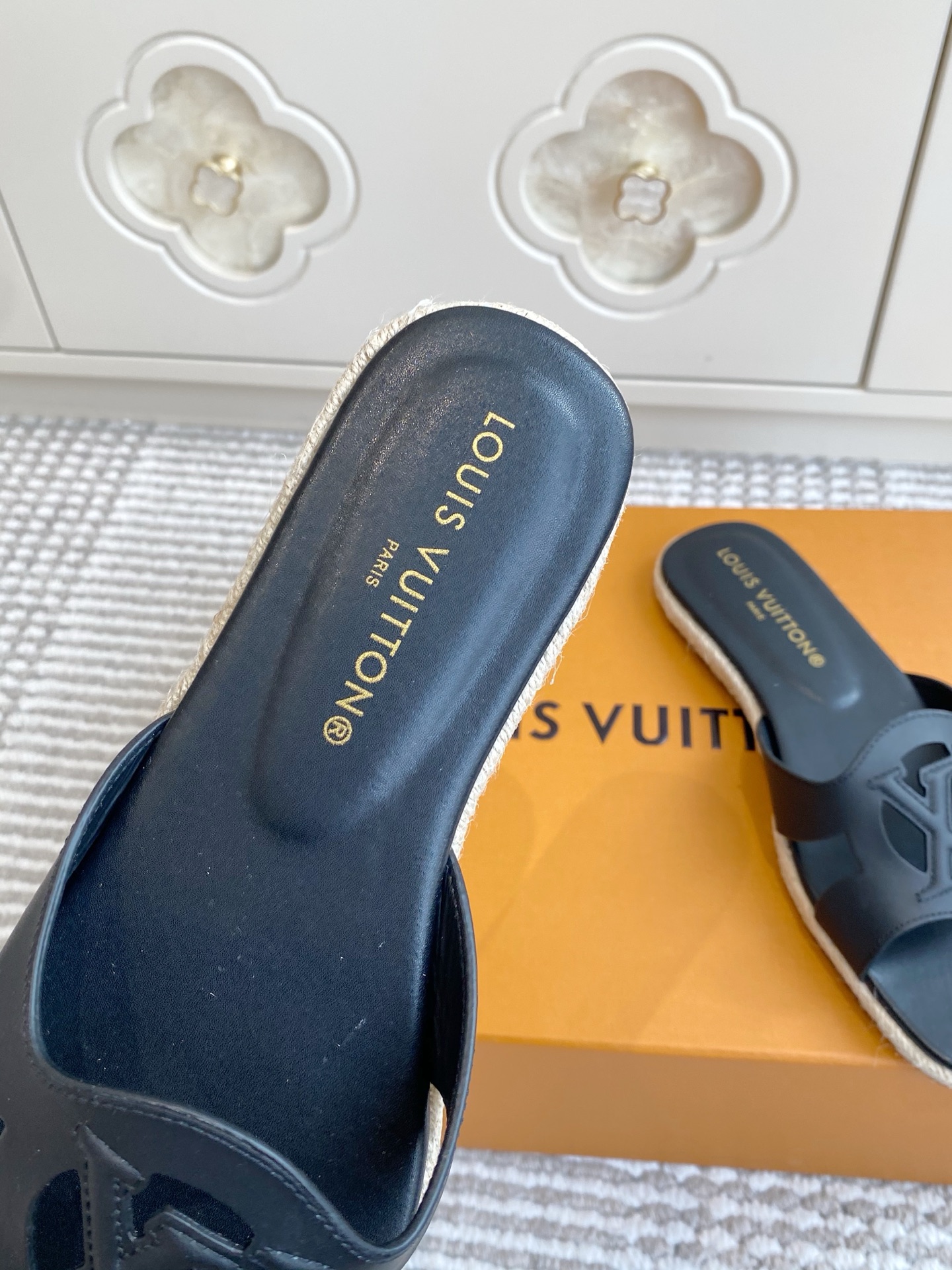 루이비통 신발 129157 Louis Vuitton Shoes 썸네일 이미지