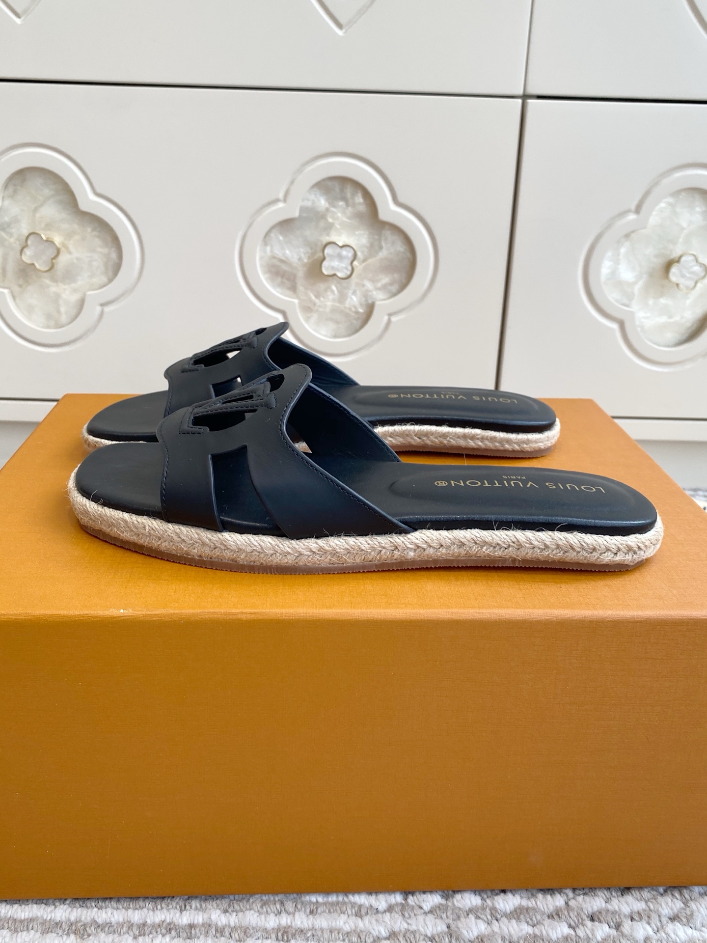 루이비통 신발 129157 Louis Vuitton Shoes 썸네일 이미지