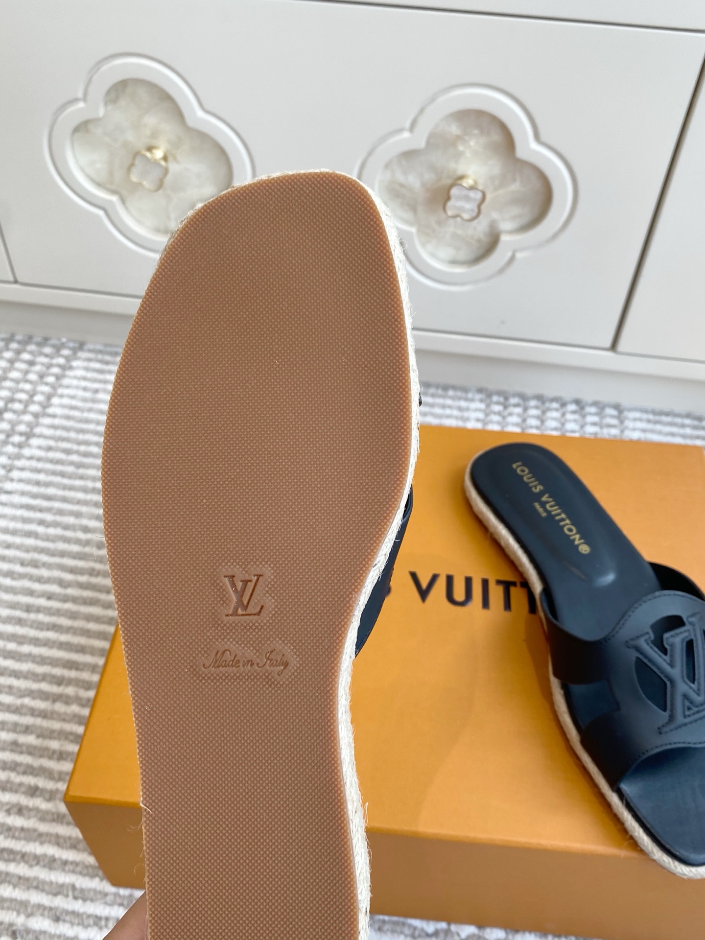 루이비통 신발 129157 Louis Vuitton Shoes 썸네일 이미지