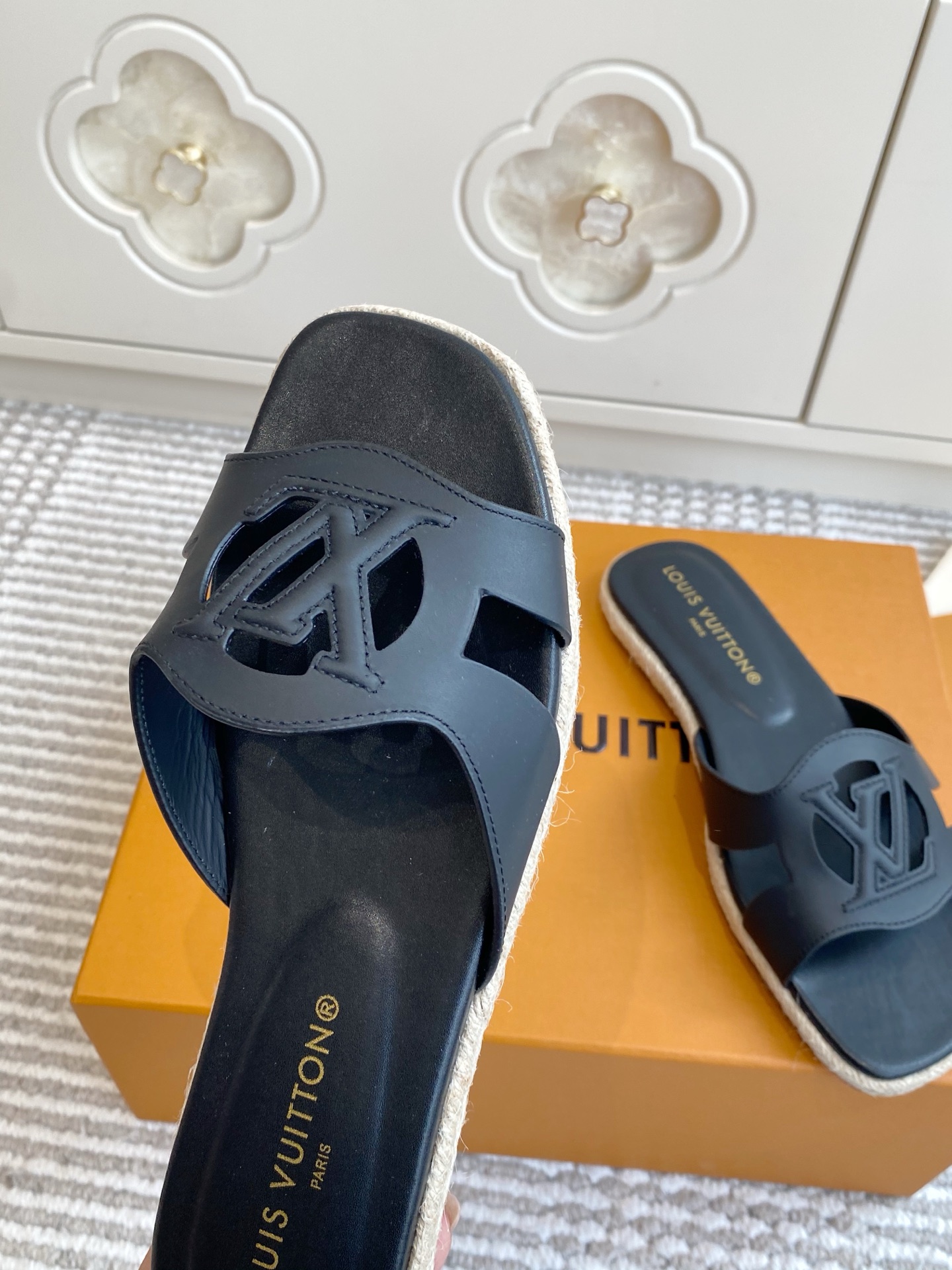 루이비통 신발 129157 Louis Vuitton Shoes 썸네일 이미지