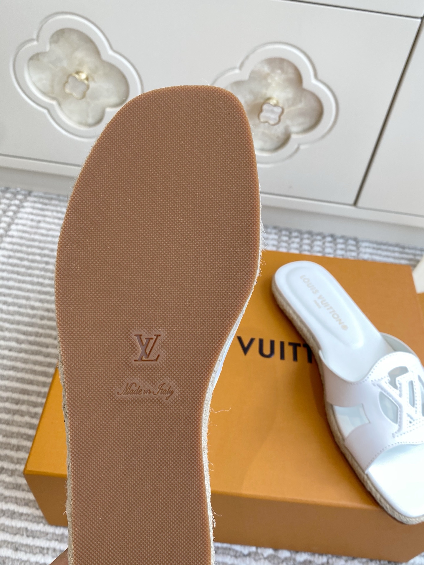 루이비통 신발 129156 Louis Vuitton Shoes 썸네일 이미지