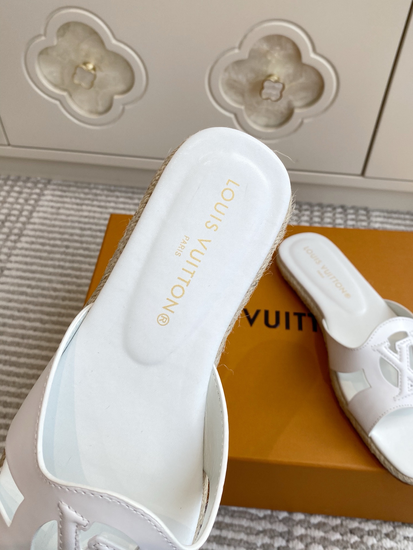 루이비통 신발 129156 Louis Vuitton Shoes 썸네일 이미지