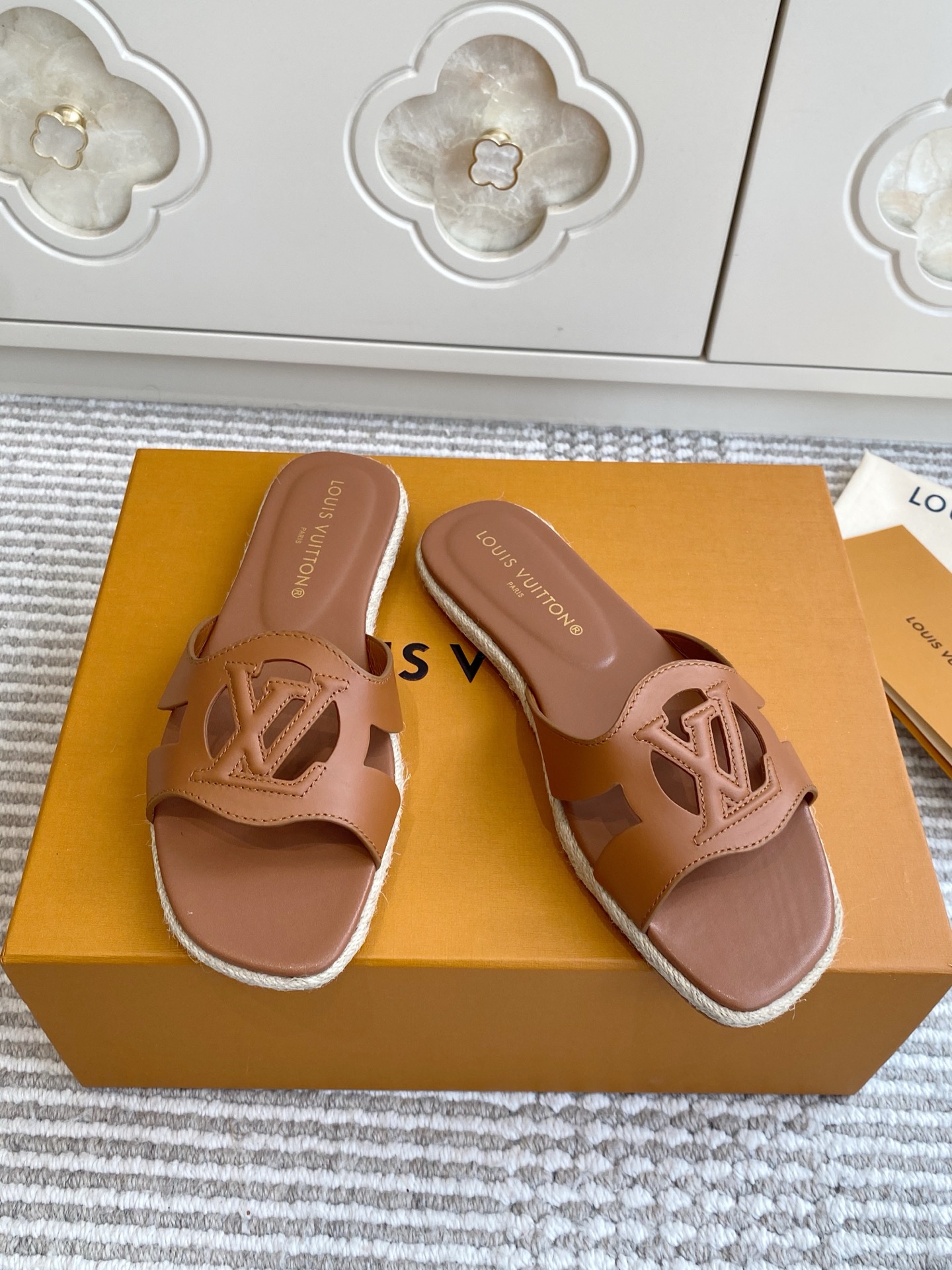 루이비통 신발 129155 Louis Vuitton Shoes 썸네일 이미지