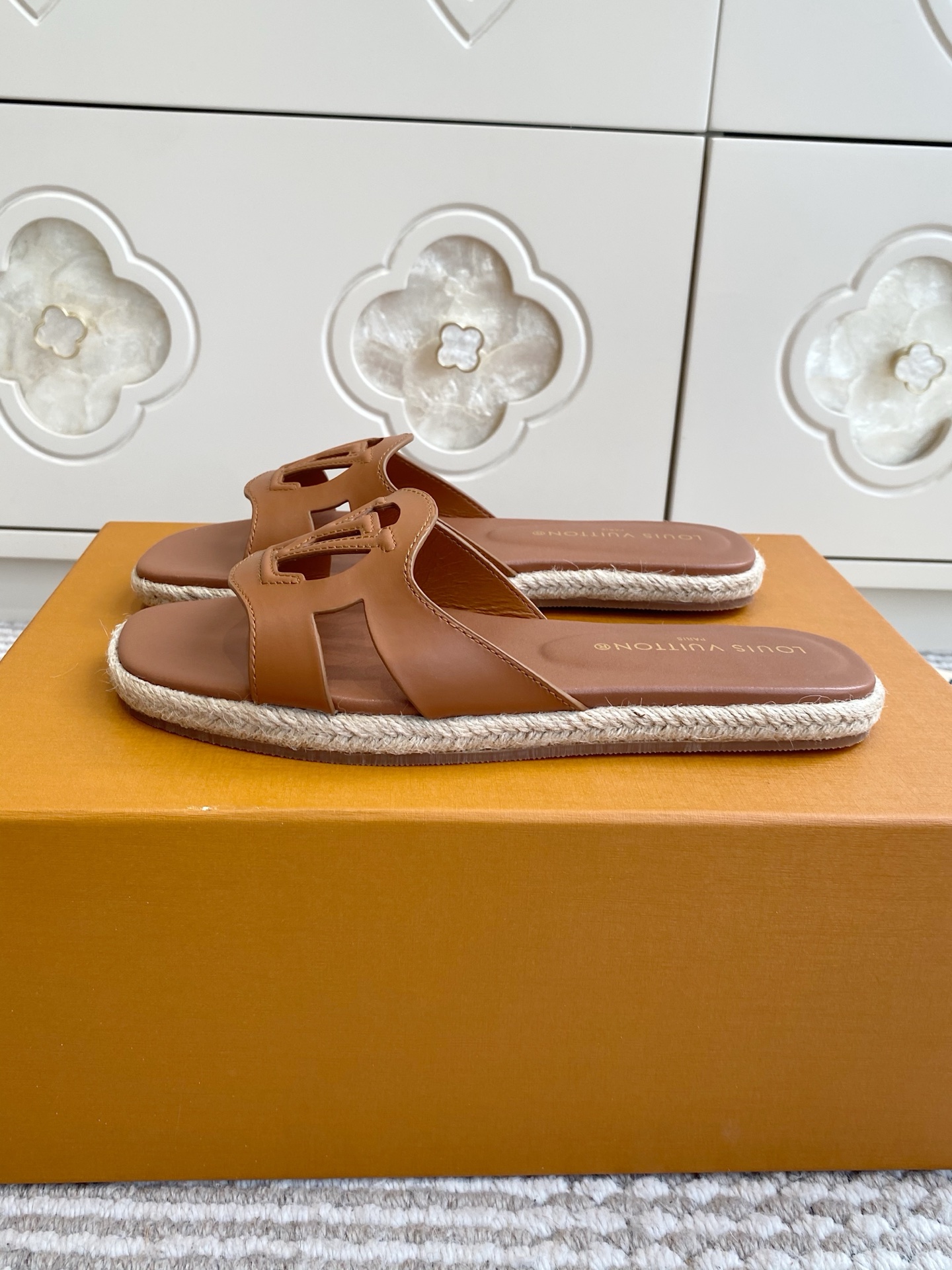루이비통 신발 129155 Louis Vuitton Shoes 썸네일 이미지
