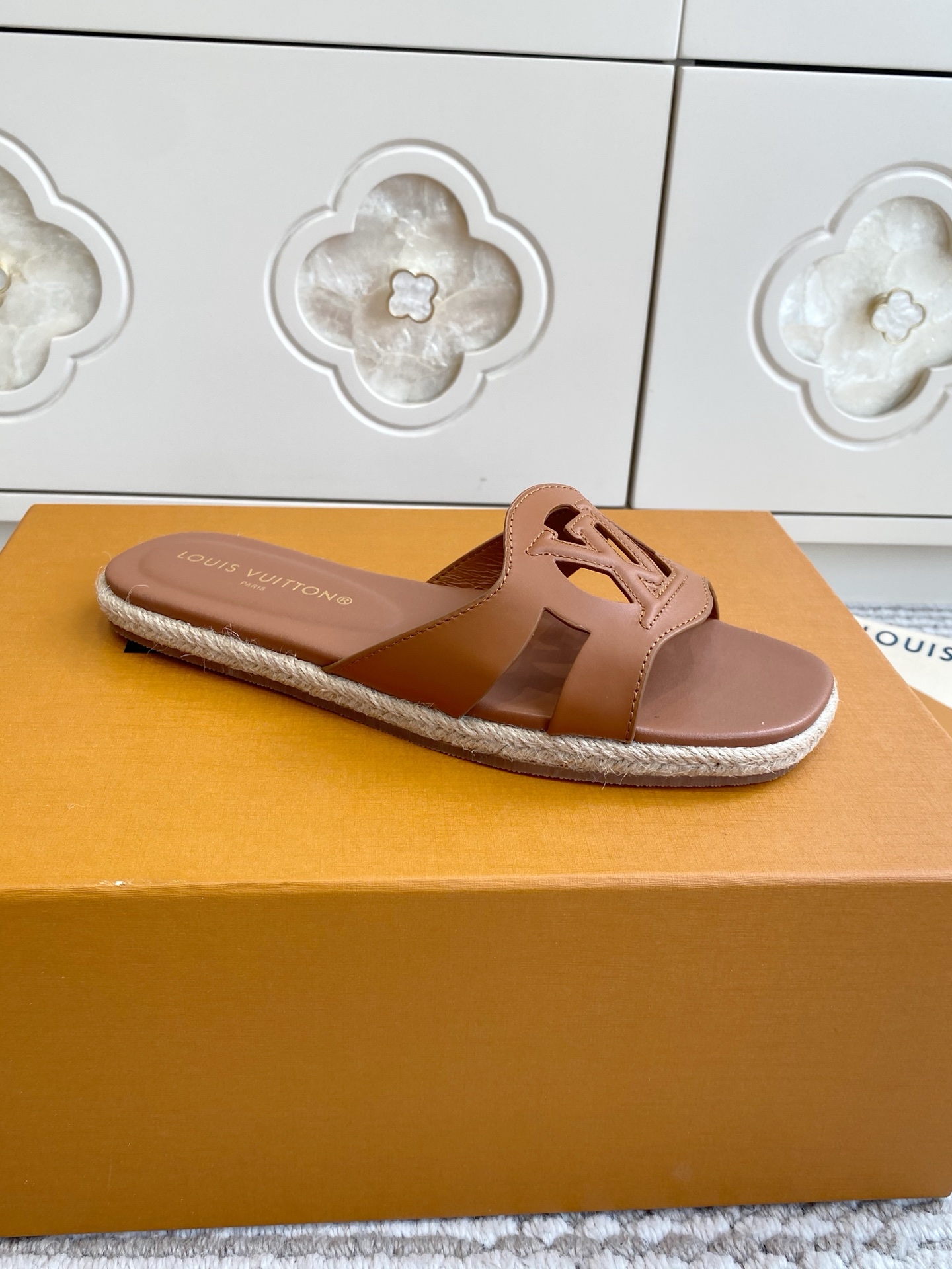 루이비통 신발 129155 Louis Vuitton Shoes 썸네일 이미지
