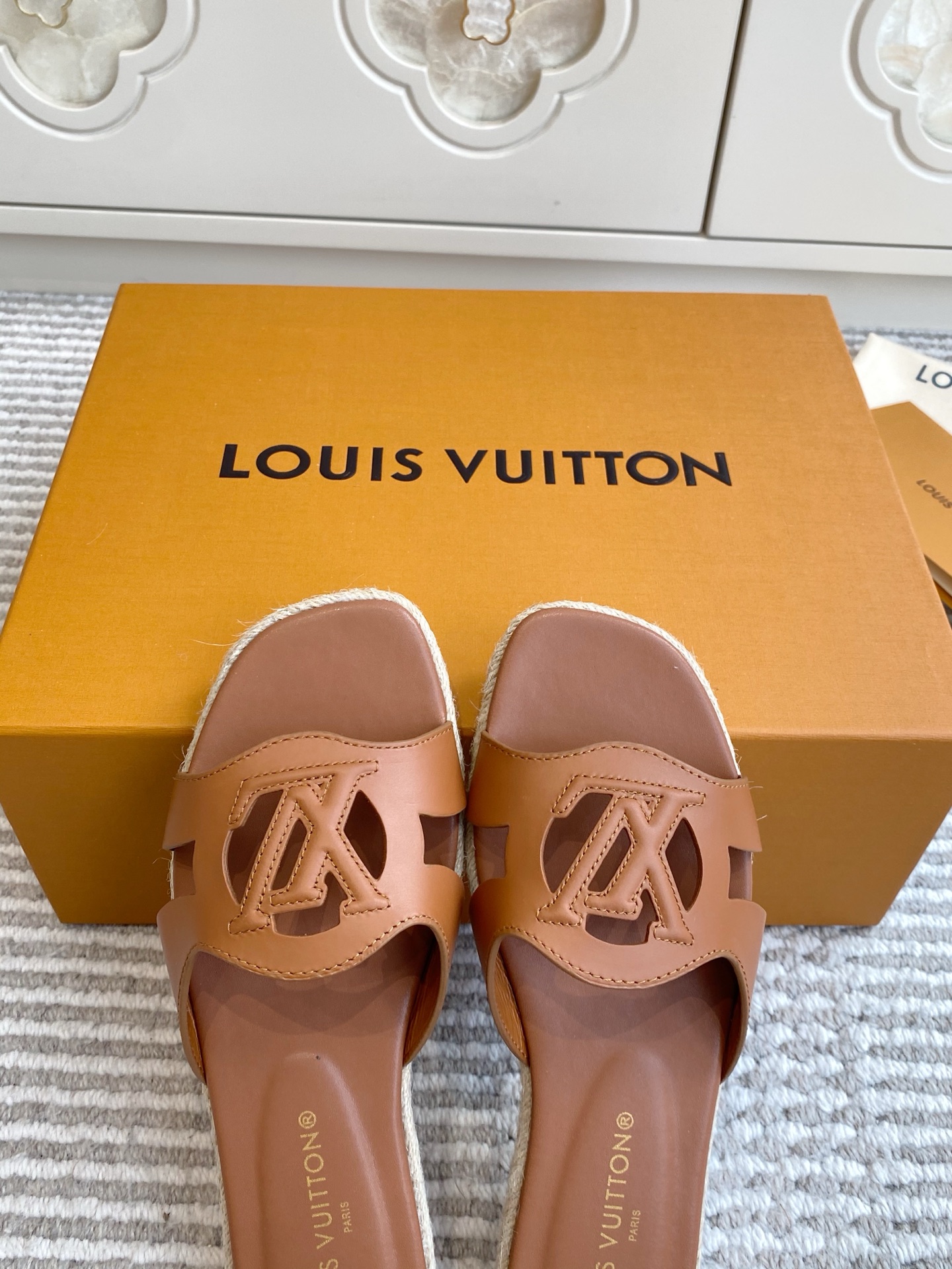루이비통 신발 129155 Louis Vuitton Shoes 썸네일 이미지