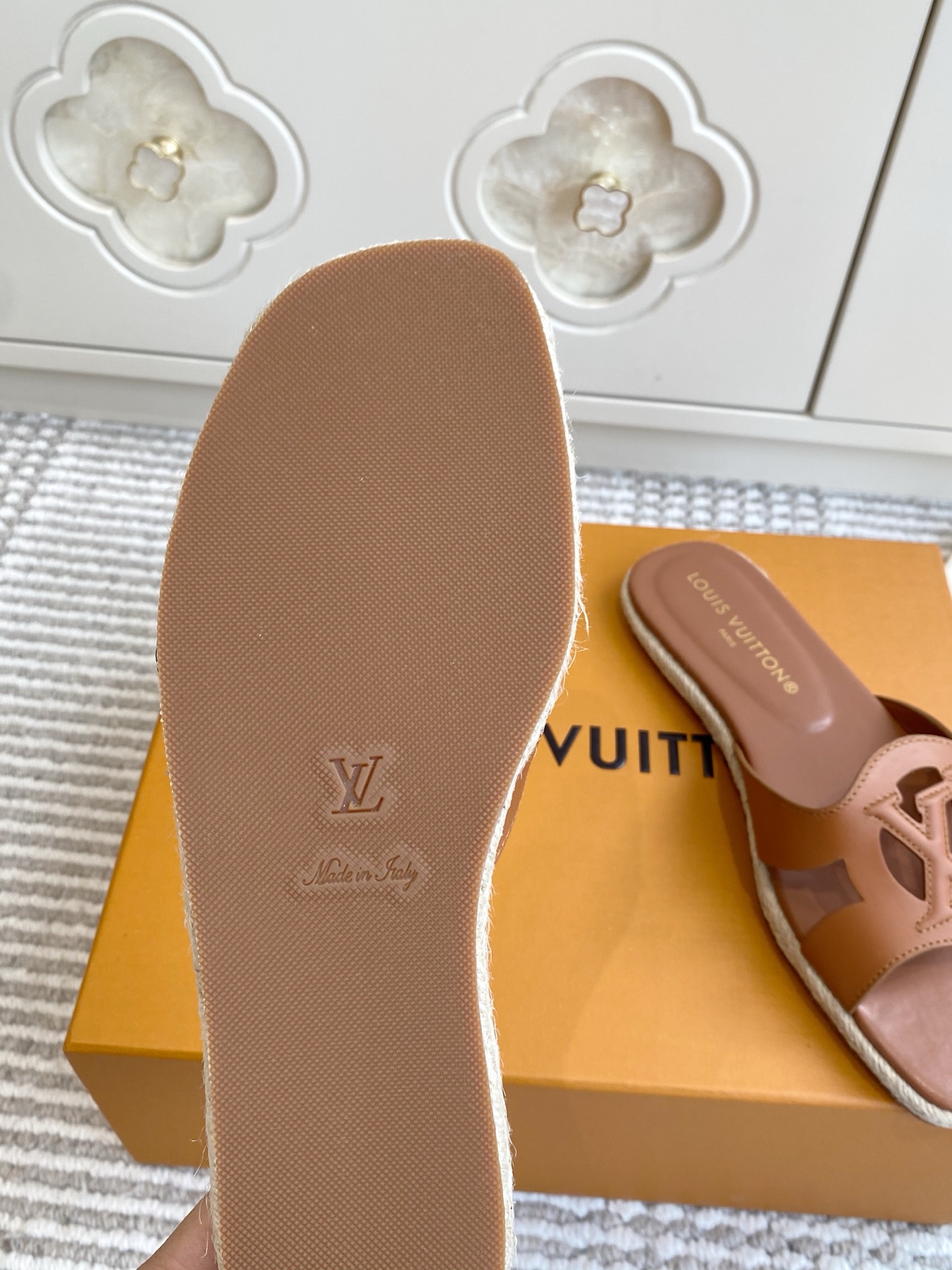 루이비통 신발 129155 Louis Vuitton Shoes 썸네일 이미지