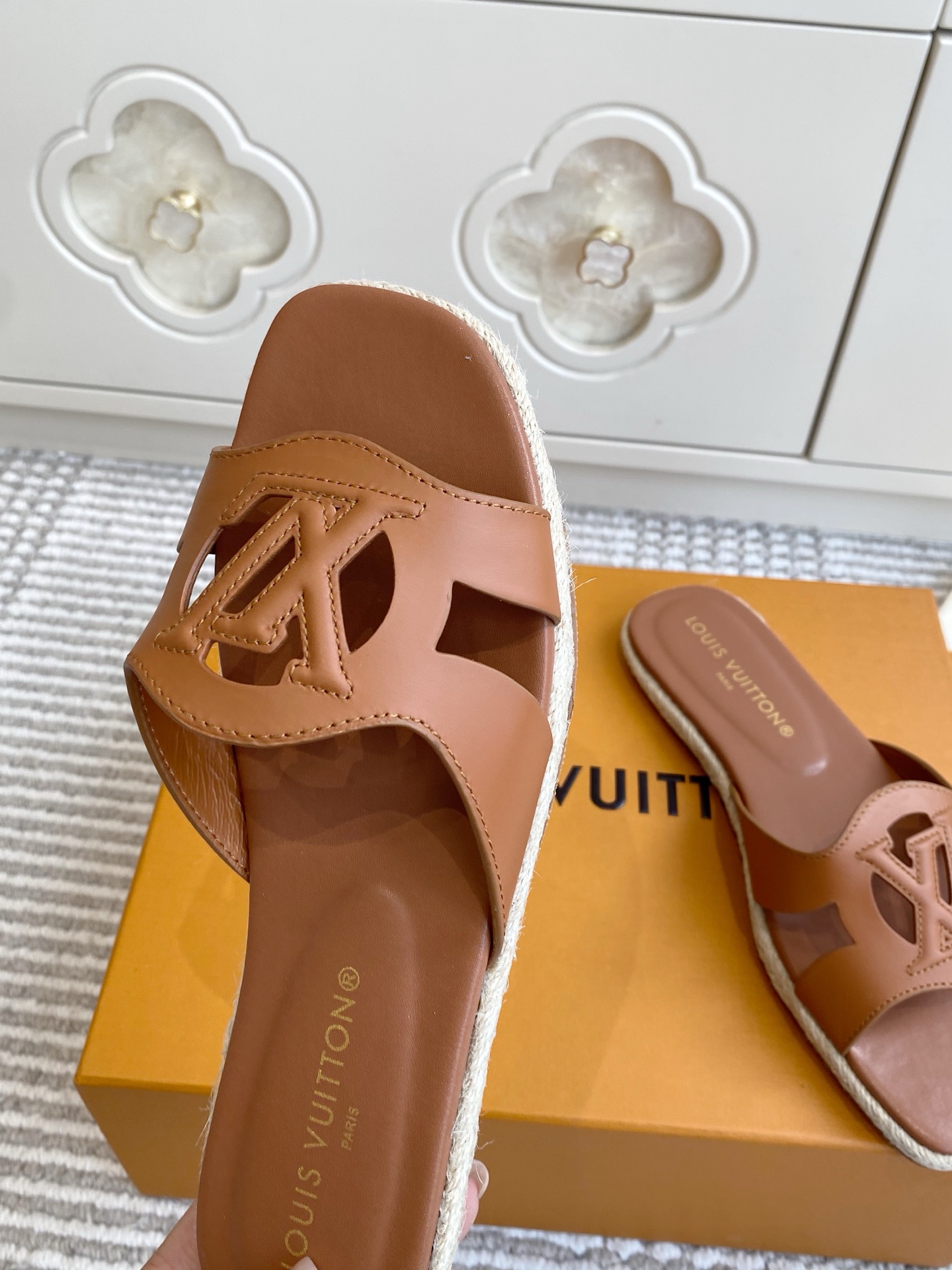 루이비통 신발 129155 Louis Vuitton Shoes 썸네일 이미지