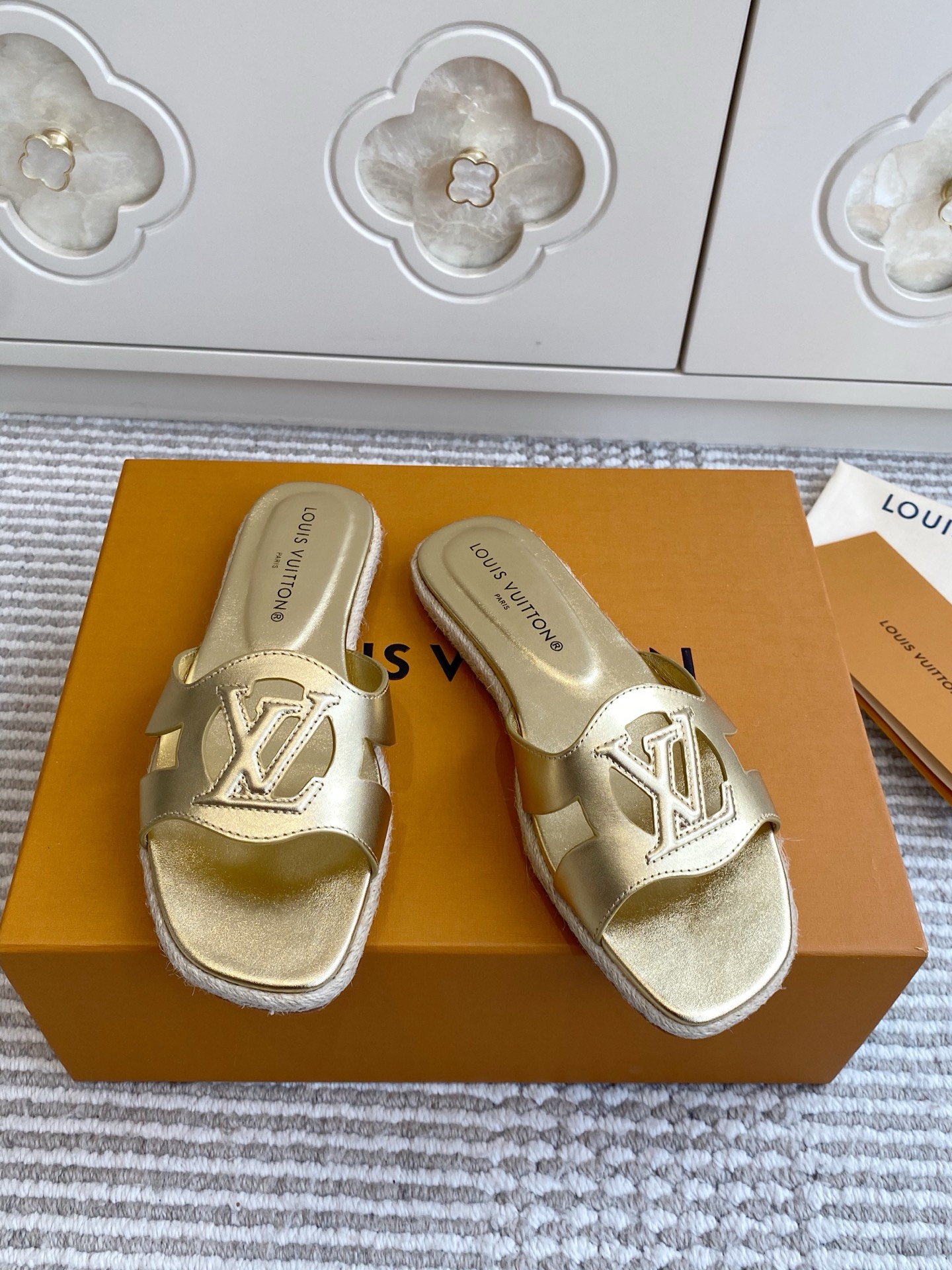 루이비통 신발 129154 Louis Vuitton Shoes 썸네일 이미지