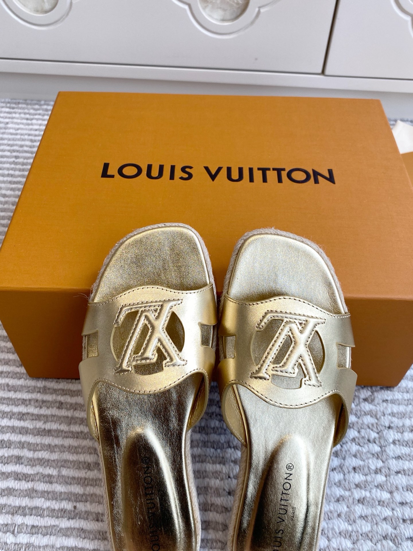 루이비통 신발 129154 Louis Vuitton Shoes 썸네일 이미지