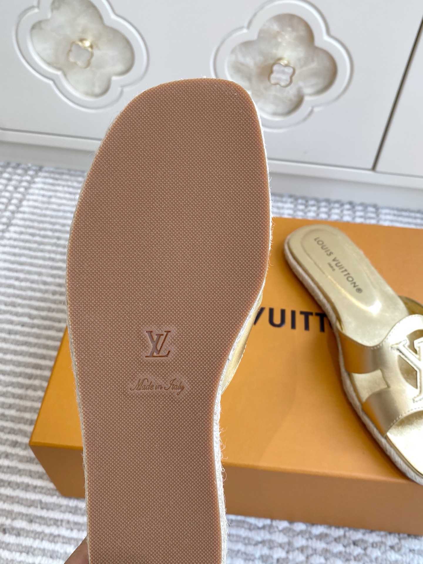 루이비통 신발 129154 Louis Vuitton Shoes 썸네일 이미지