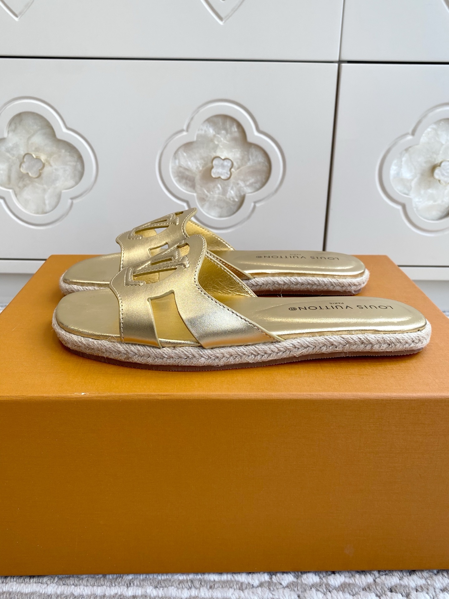 루이비통 신발 129154 Louis Vuitton Shoes 썸네일 이미지