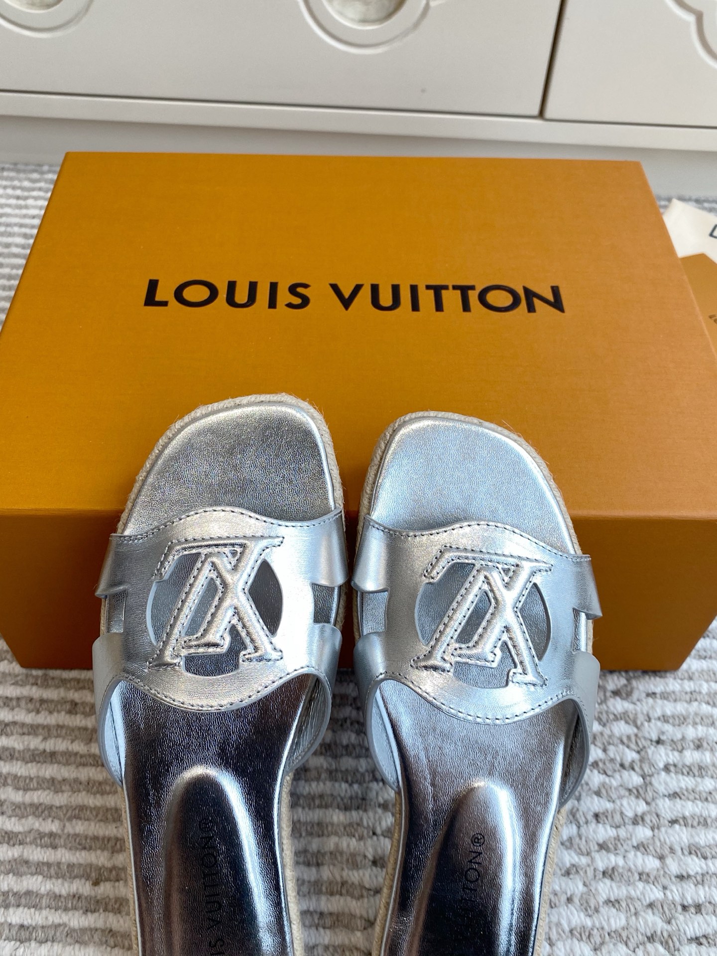 루이비통 신발 129153 Louis Vuitton Shoes 썸네일 이미지
