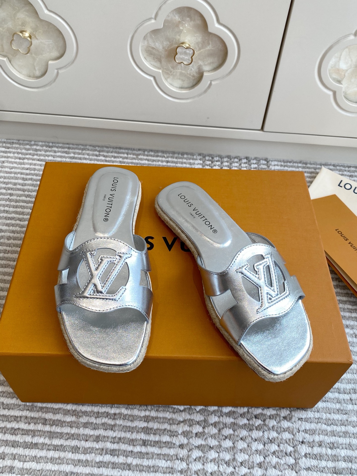 루이비통 신발 129153 Louis Vuitton Shoes 썸네일 이미지