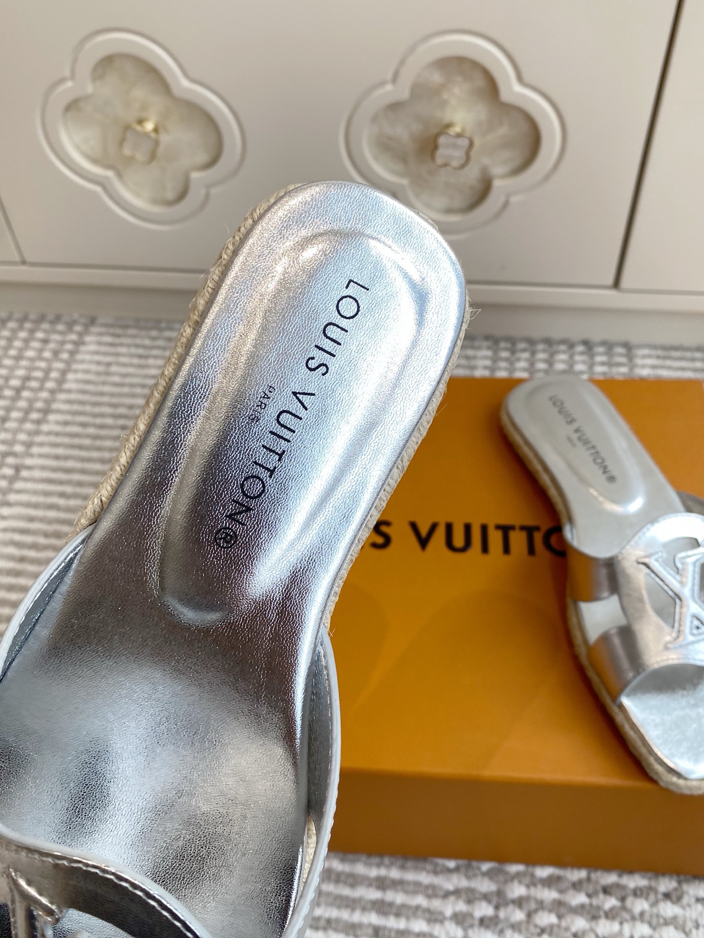 루이비통 신발 129153 Louis Vuitton Shoes 썸네일 이미지