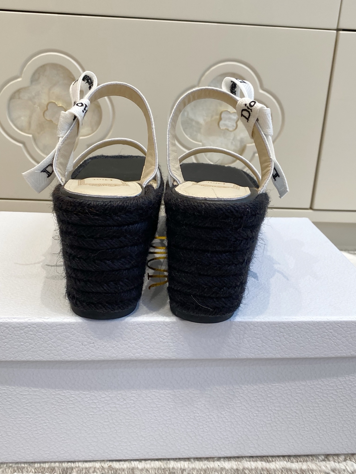 디올 자 리본 웨지 샌들 상세 이미지 8