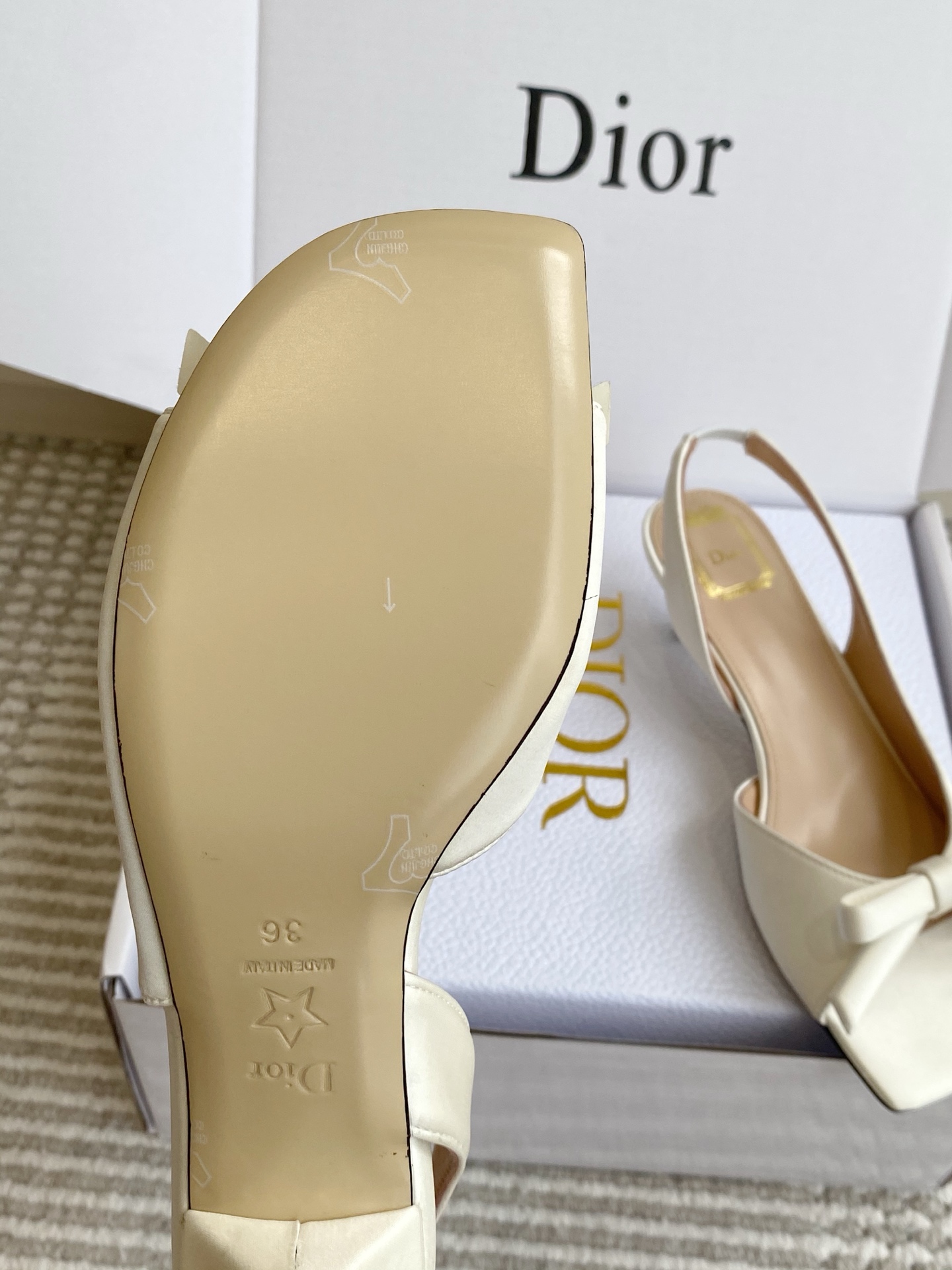 디올 신발 129086 Dior Shoes 썸네일 이미지