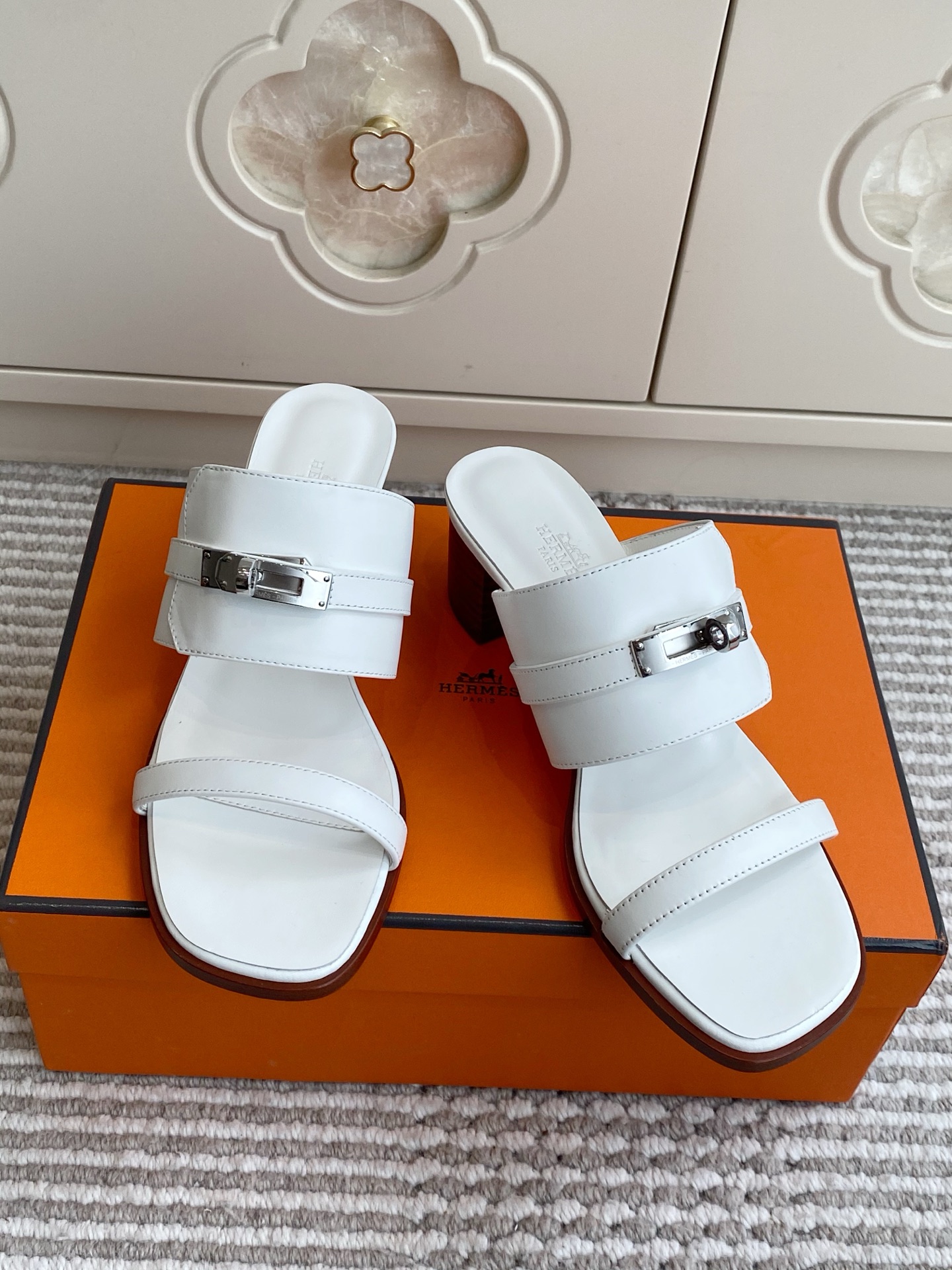 에르메스 신발 129106 Hermes Shoes 썸네일 이미지