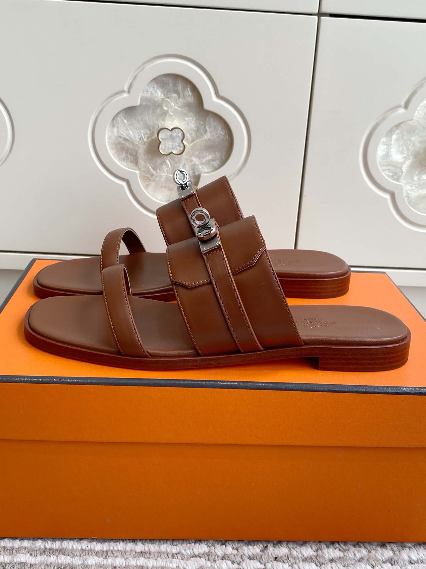 에르메스 신발 129105 Hermes Shoes 썸네일 이미지