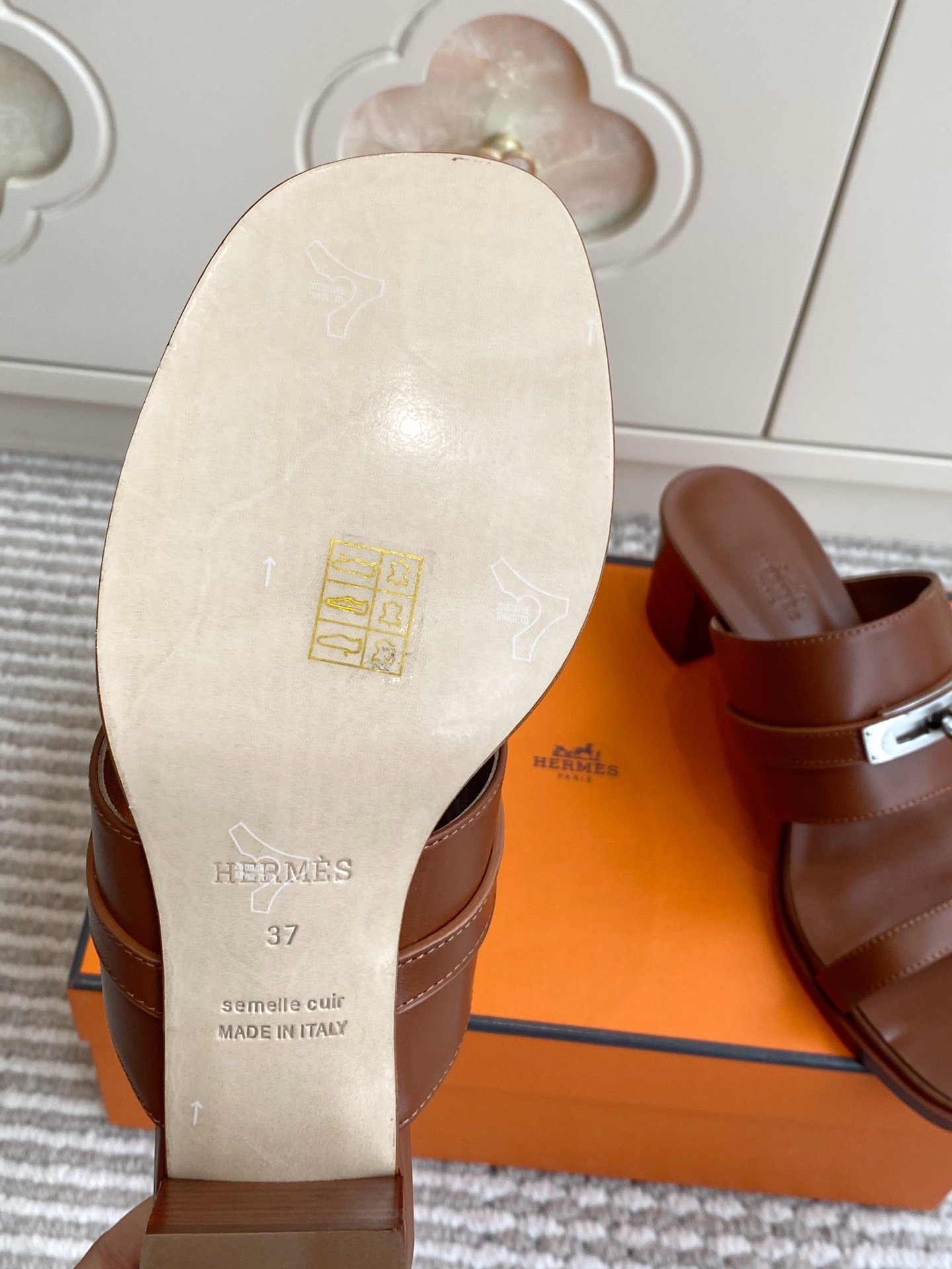 에르메스 신발 129104 Hermes Shoes 썸네일 이미지