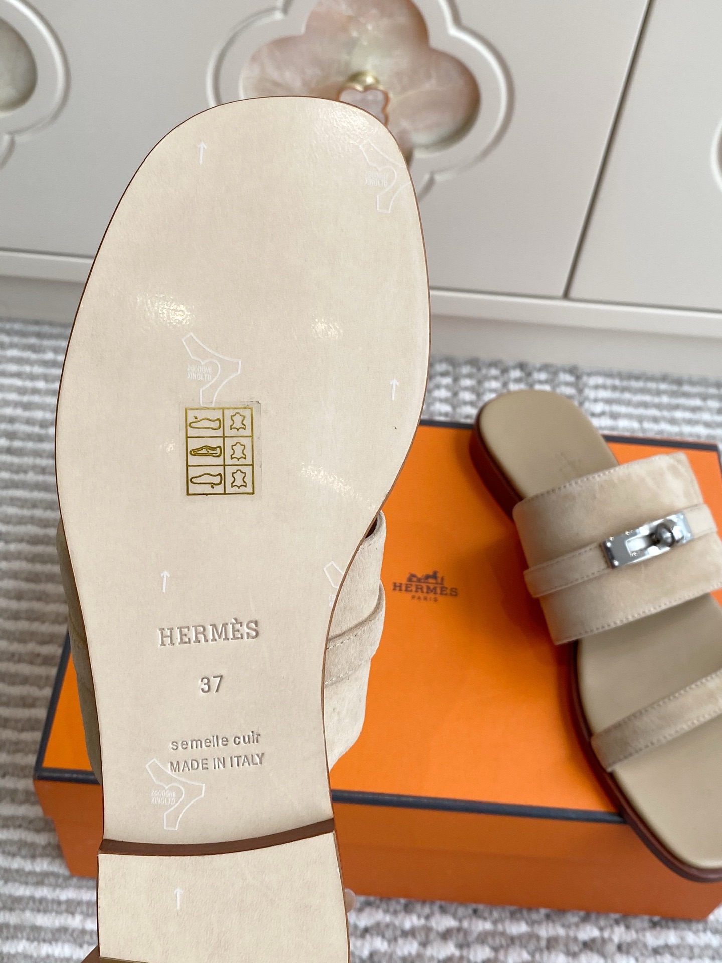에르메스 신발 129101 Hermes Shoes 썸네일 이미지