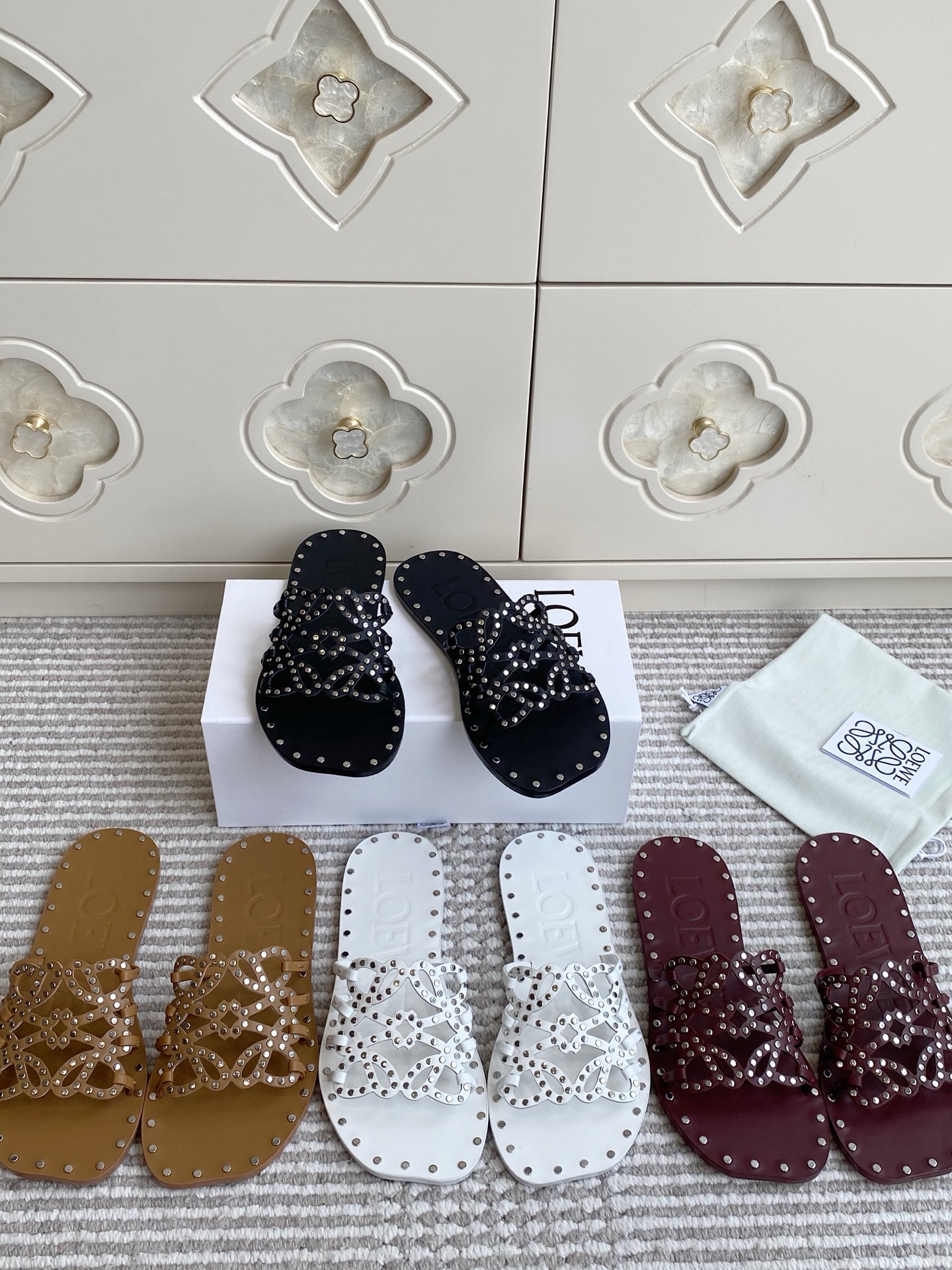 NO:923541,LOEWE etal Anagram rivet sandals, slippers, loewe, slippers19860909LOEWE etal Anagram铆钉凉拖,拖鞋,loewe,slippers,Women's Shoes