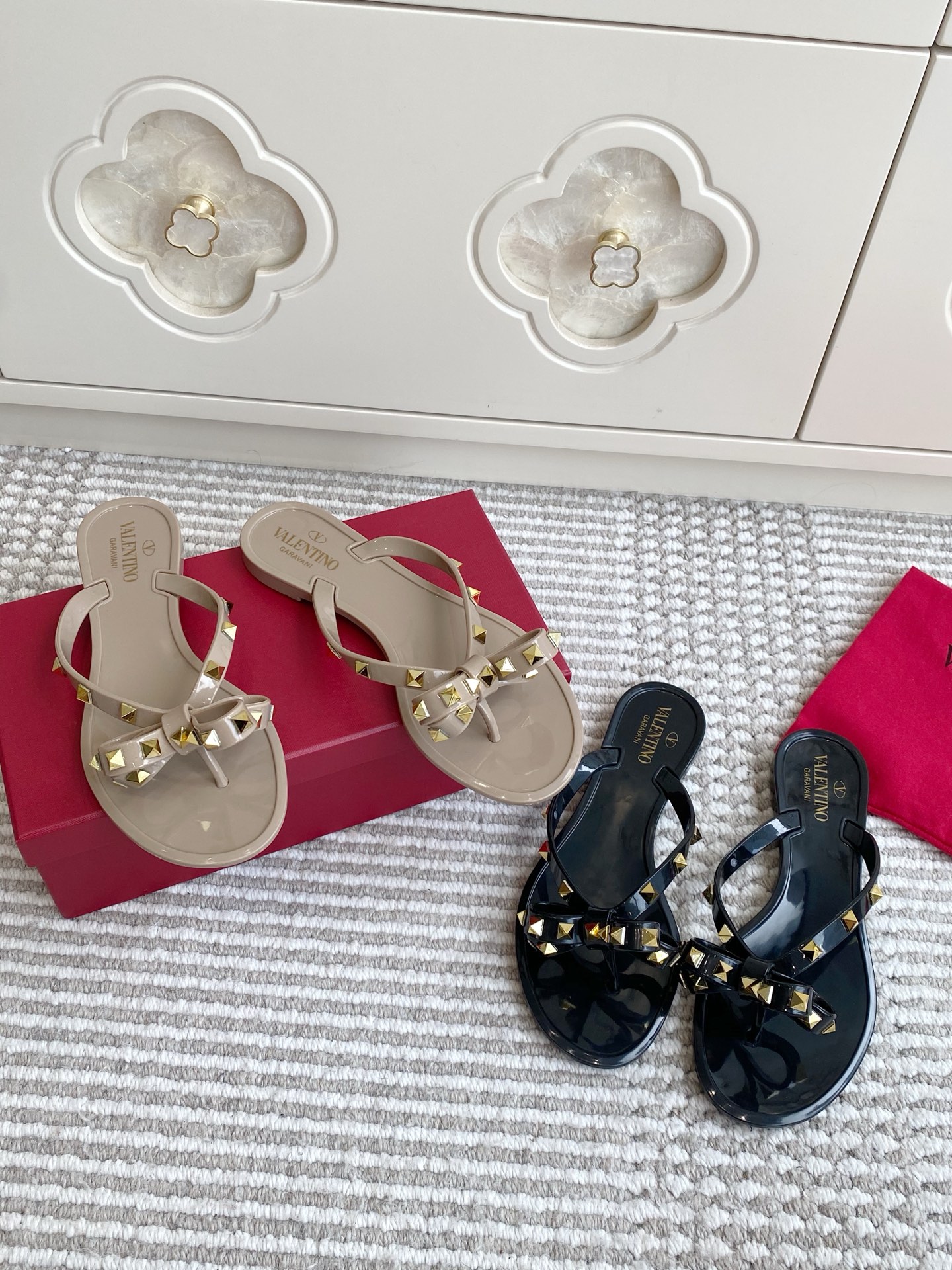 NO:923416,Popular valentino jelly shoes flip-flops, split-toe shoes, valentino19860909爆款valentino果冻鞋人字拖,分趾鞋,valentino,Women's Shoes