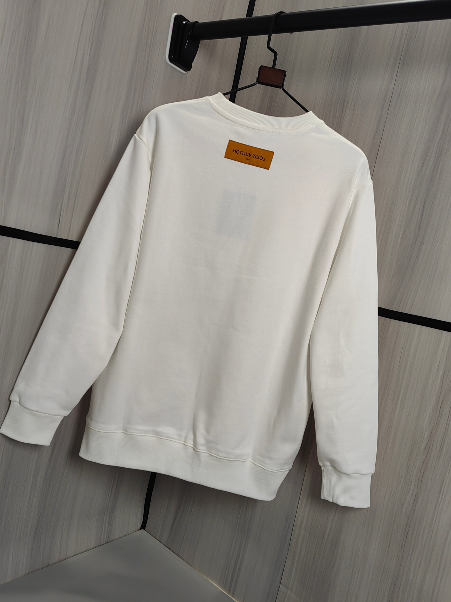 LV 円领卫衣 - 420克精棉素材・男女共用・前绣花デザイン