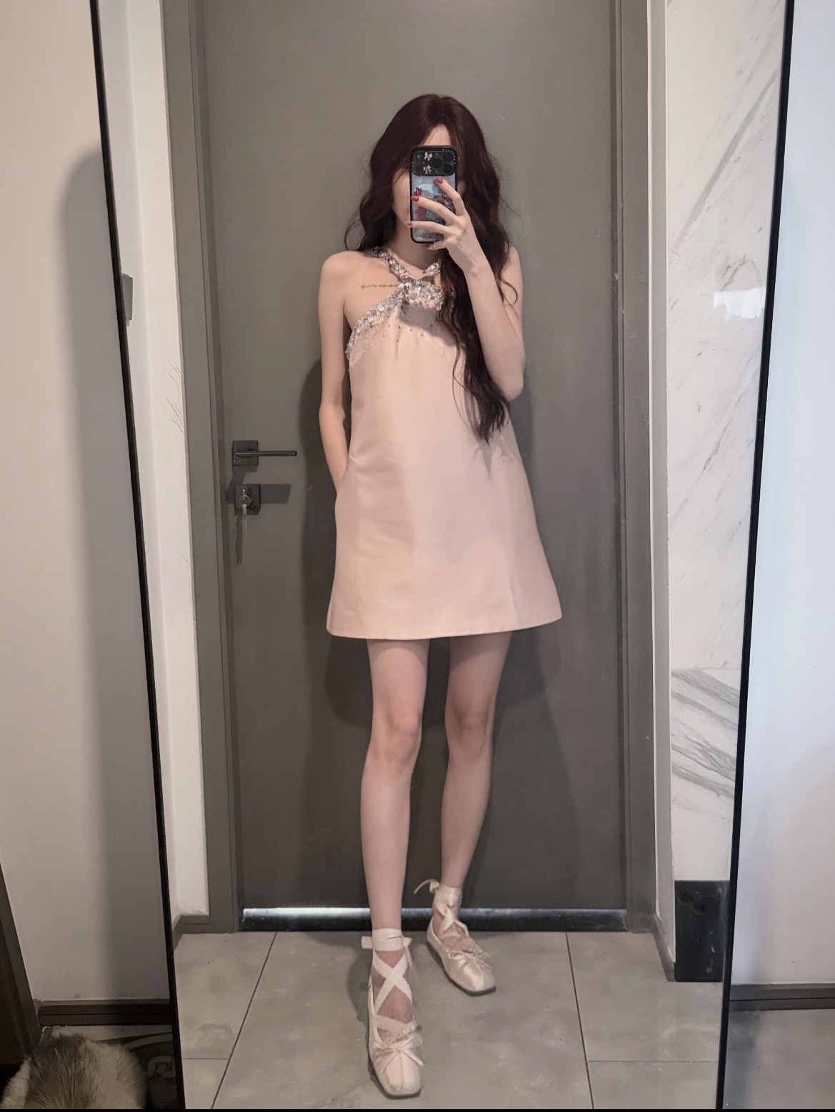 미우미우 핑크 새틴 스팽글 홀터 원피스 상세 이미지 6