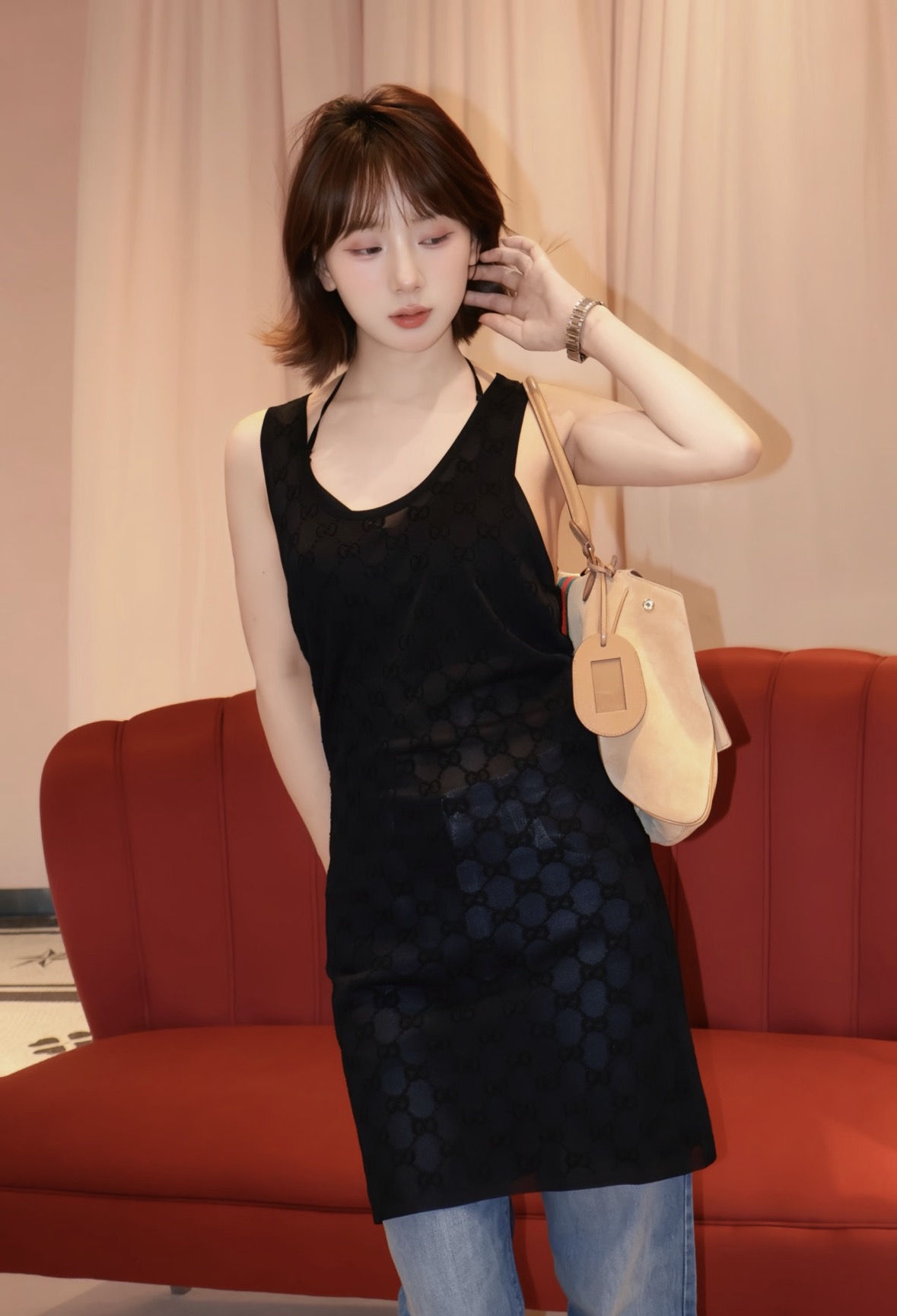 NO:908587,dress cardigan shirt  Double G three-dimensional jacquard constitutes the entire light luxury series, and the pure black background is low-key and noble. The sleeveless short skirt is slim and outlines the figure, the lapel shirt is smart for commuting, and the short round-neck cardigan is suitable for layering. The transparent texture fabric is light and breathable, and the same pattern unifies the visual texture. It can be worn alone or as an adult.  The matching sets are all excellent. The simple version accommodates all body shapes, and the retro old style hides the brand heritage. It can easily handle commuting and dating scenes, interpreting low-key and restrained Italian elegance. In stock 36/38/40,, skirts, shirts,19860909连衣裙 开衫 衬衫 双G立体提花构筑整套轻奢系列,纯黑底色低调显贵.无袖短裙修身勾勒身形,翻领衬衫通勤干练,短款圆领开衫适配叠穿.通透肌理面料轻盈透气,同纹样统一视觉质感,单穿、成套搭配皆出彩.简约版型包容各类身形,复古老花暗藏品牌底蕴,轻松驾驭通勤、约会多场景,诠释低调内敛的意式奢雅.现货36/38/40,,skirts,shirts,,Women's clothing