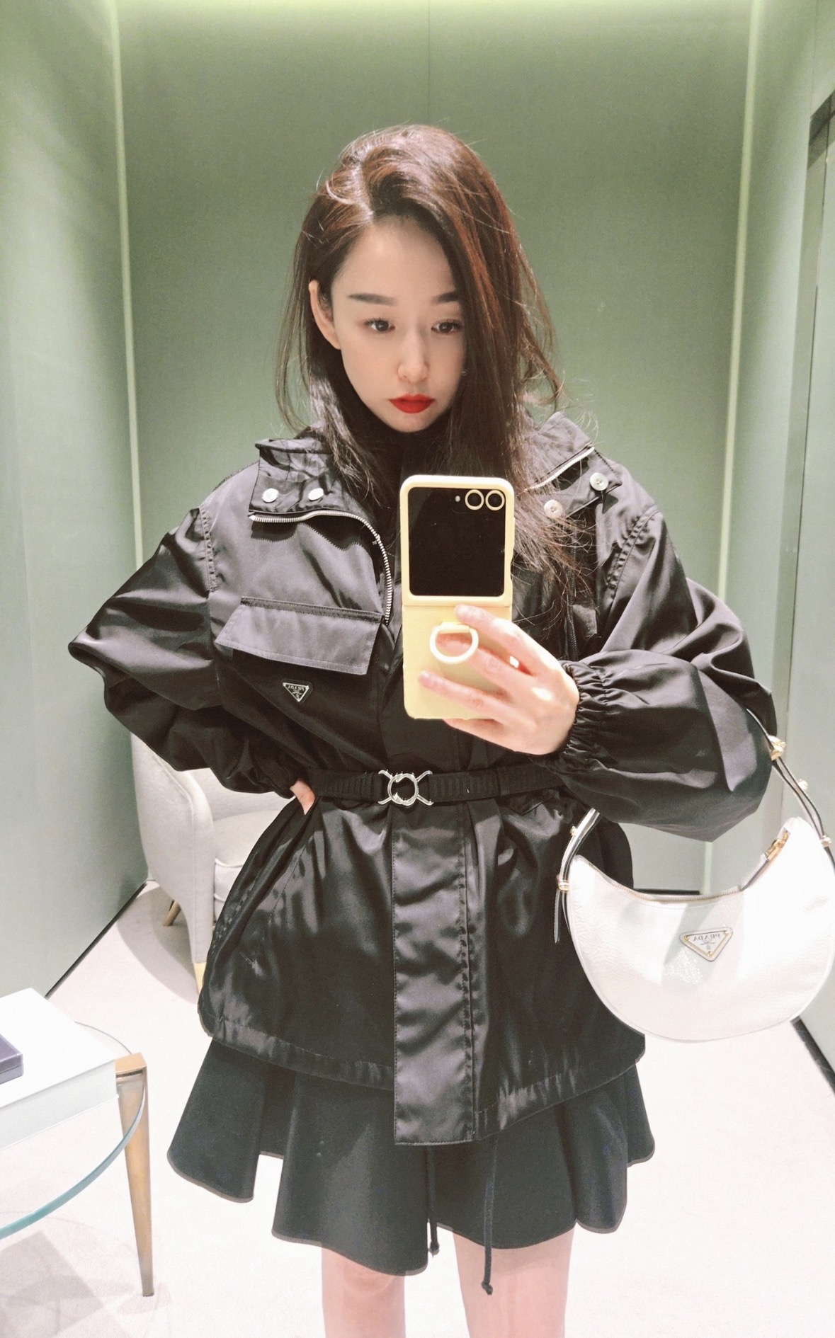 프라다 후드 허리 조절 여성 자켓 상세 이미지 7