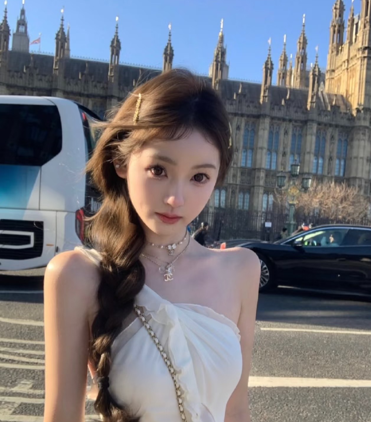 
 😍香奈儿Chanel最新款蝴蝶结项链💄精钢保色超个性，百搭款特别特别赞，整体细节非常令人惊喜，设计感
