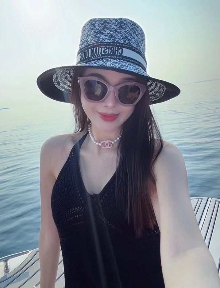  项链Chanel 小香 双c珍珠项链 代购级别 一比一打造 ❗️除了惊艳还是惊艳，巨美巨好看，巨巨重工