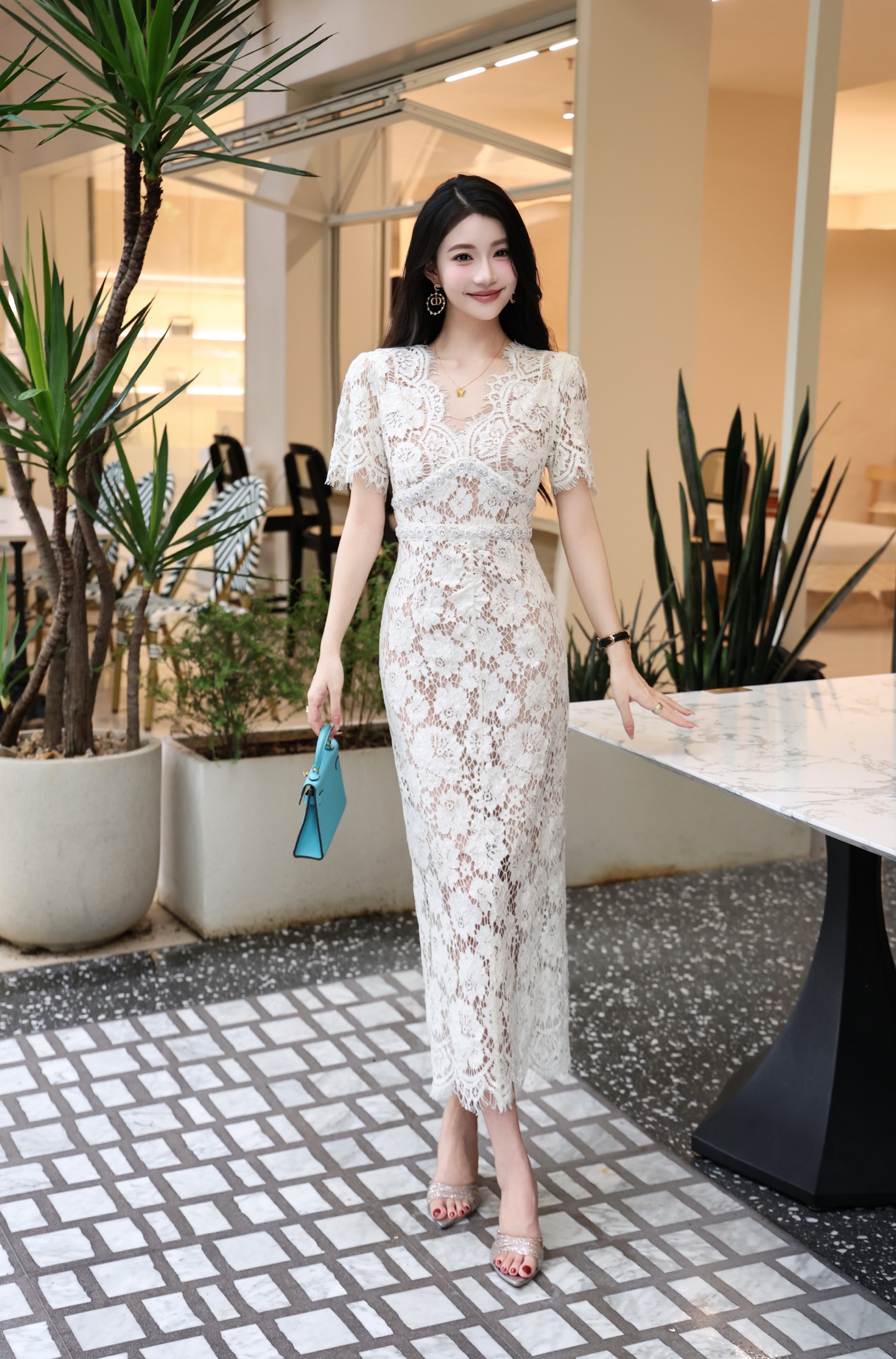 High-Quality Women’s Dress Support with Exchange Offer from Zenium.