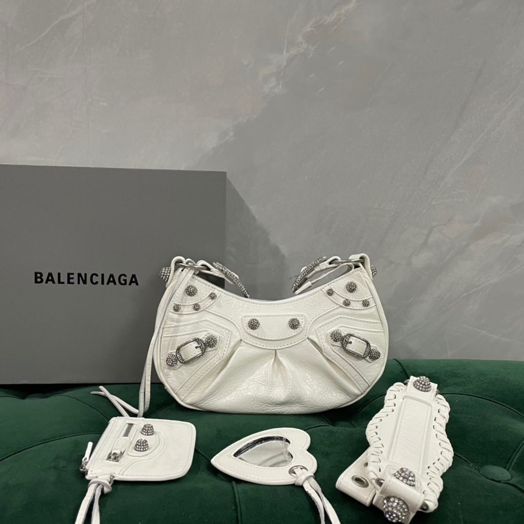 Speichern
 Balenciaga Le Cagole Taschen Umhängetaschen  & Schultertaschen Weiß Nieten Schaffell Weben Vintage Motorrad